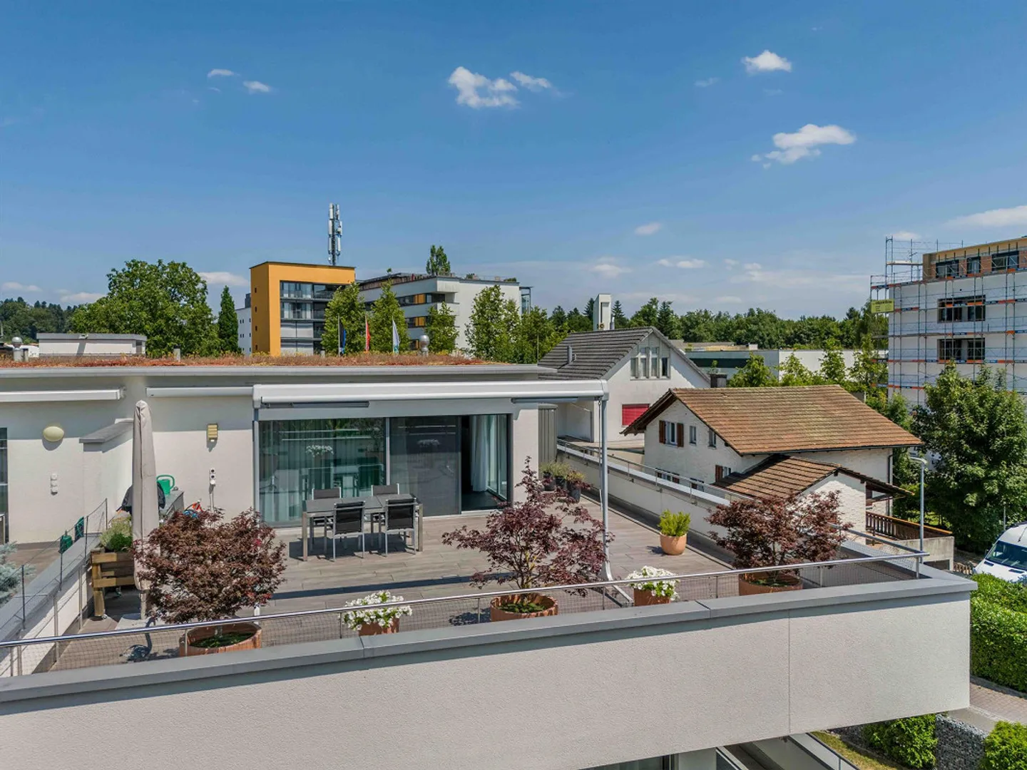 Vivere esclusivamente nel penthouse con molta privacy - Foto 2 di 13