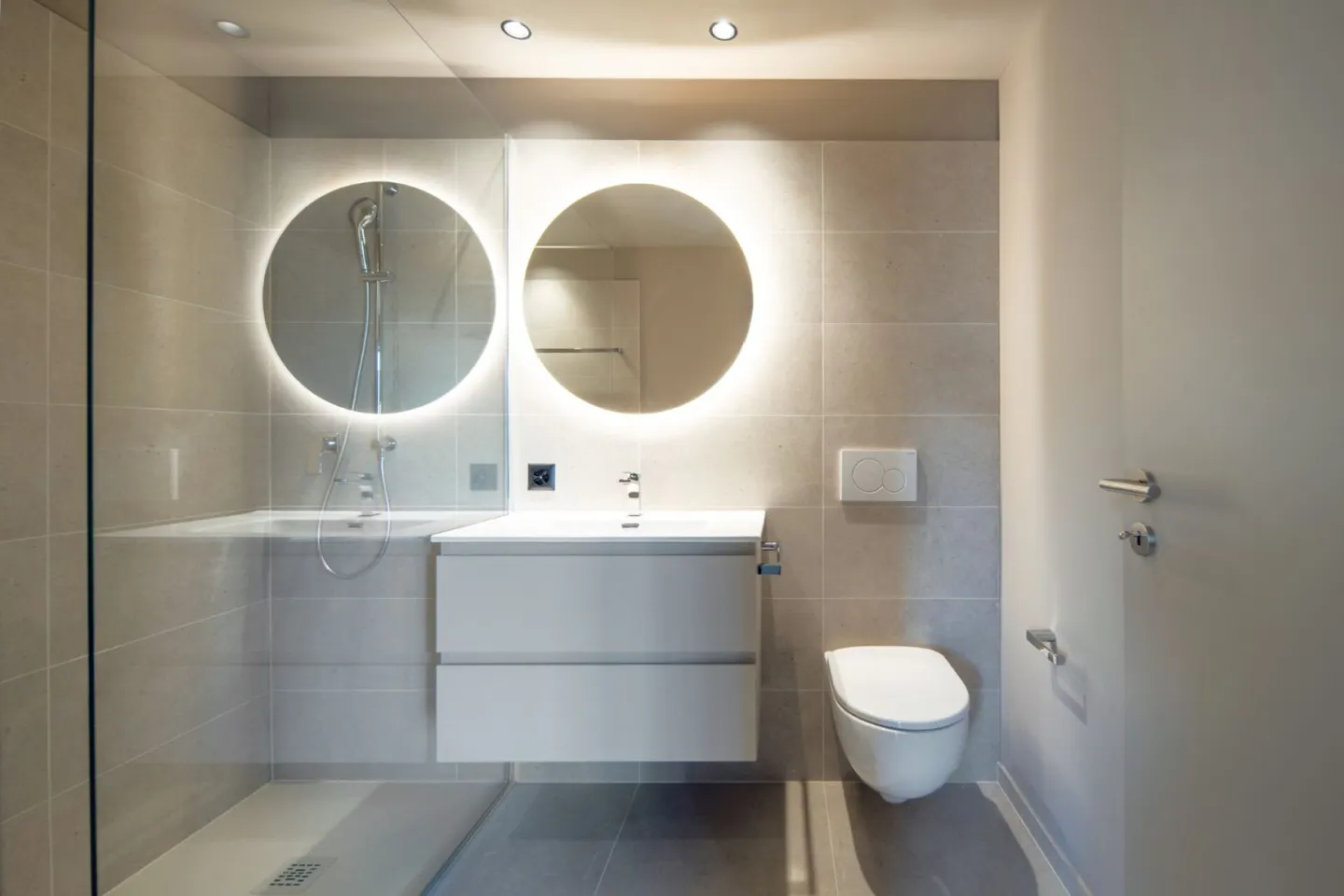 LAST ALL-INCLUSIVE TWO-ROOM APARTMENTS - LUGANO - Photo 2 of 2