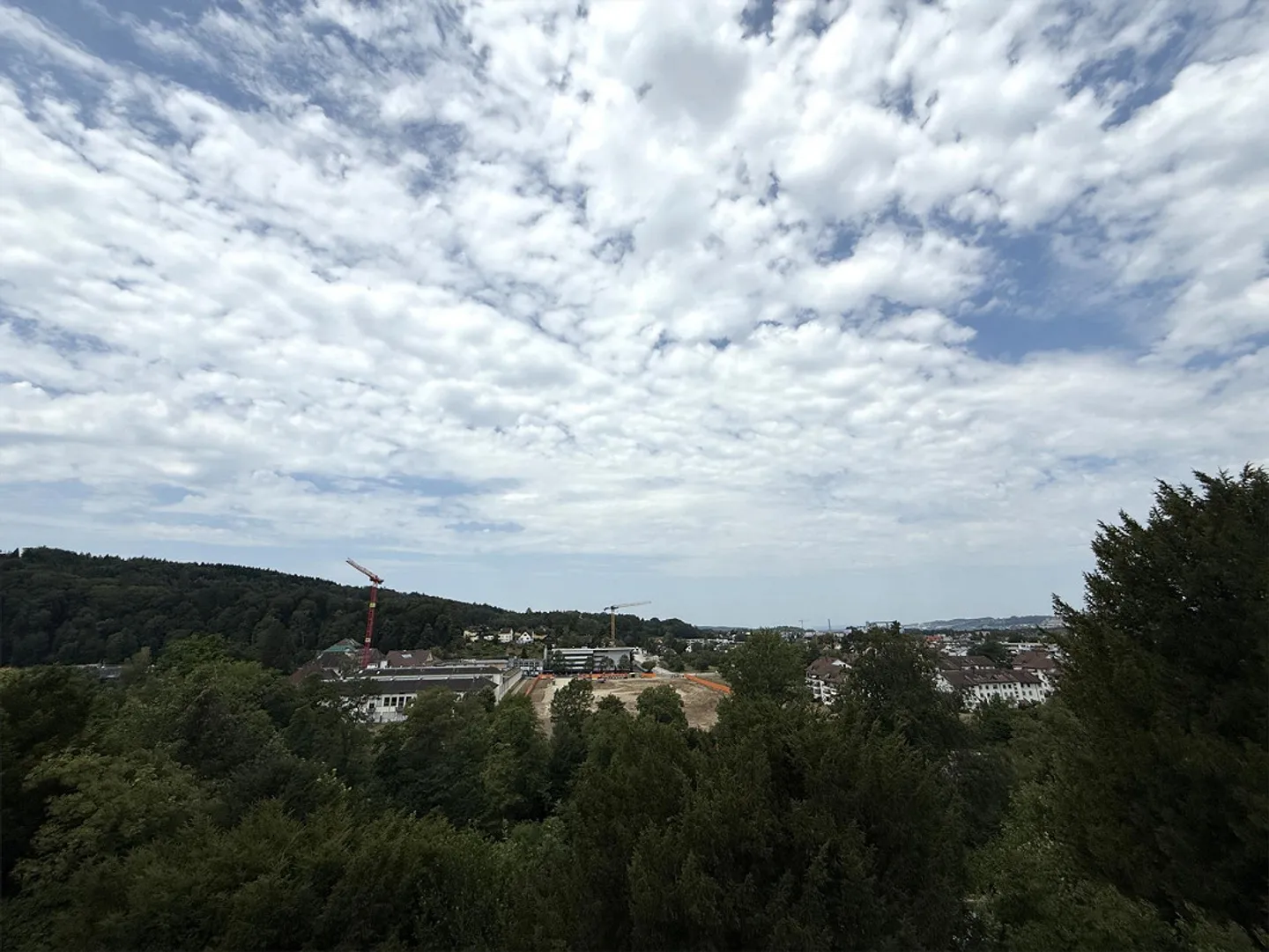 Dans le meilleur emplacement | appartement 3.5 pièces entièrement rénové avec une belle terrasse - Photo 7 sur 9