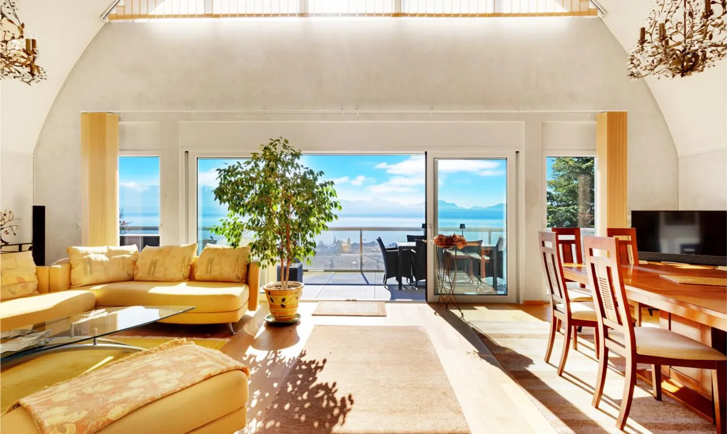 Proprietà eccezionale a Pully: duplex spazioso con vista mozzafiato - Foto 1 di 13