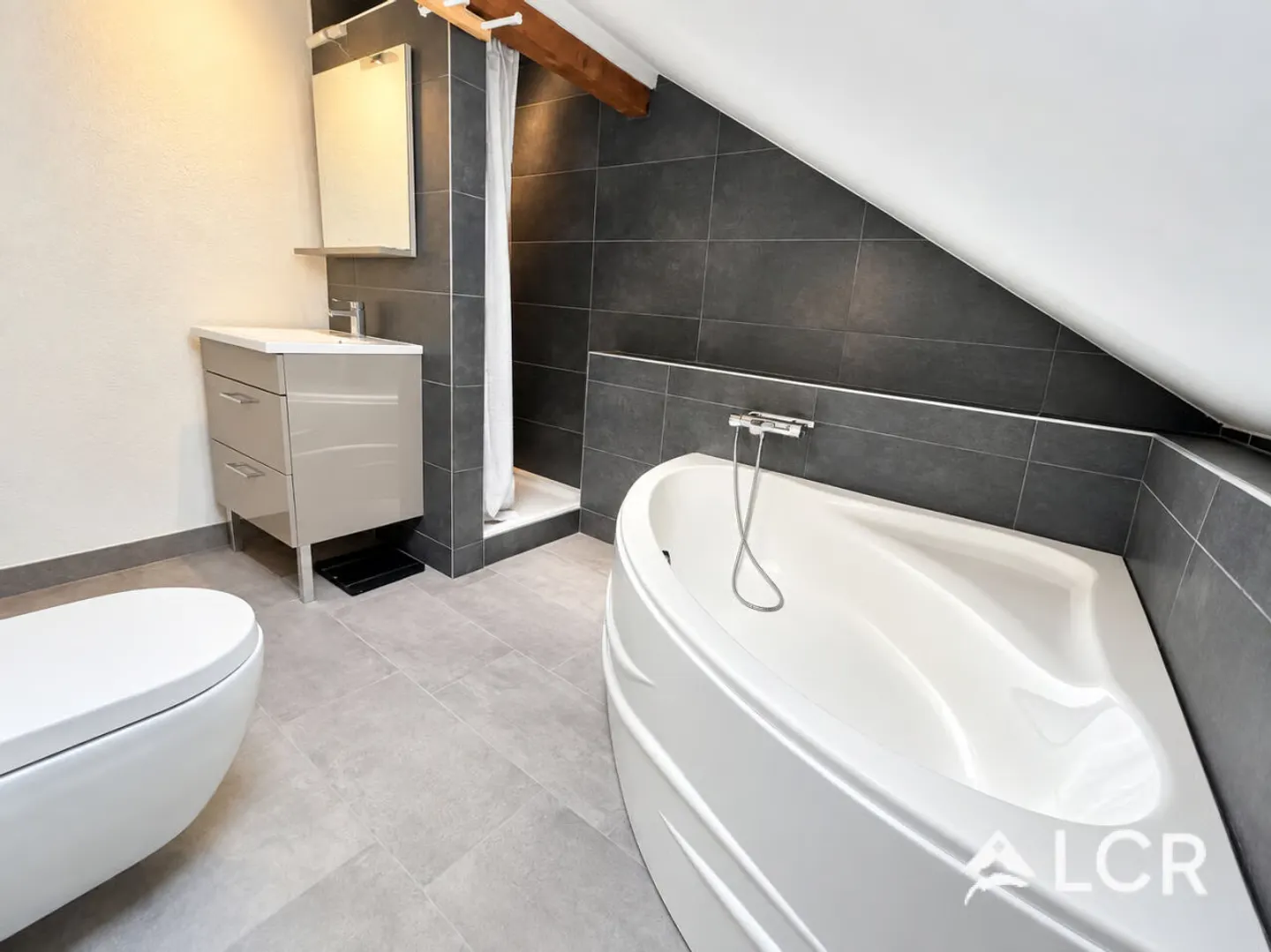 Schöne 6,5-Zimmer-Wohnung in Chézard-St-Martin - Foto 7 von 13