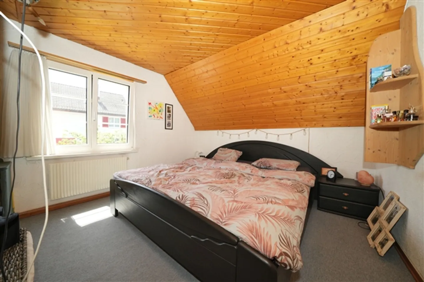 «Freistehendes Einfamilienhaus mit grosszügigem Garten an zentraler Lage» - Foto 8 von 9