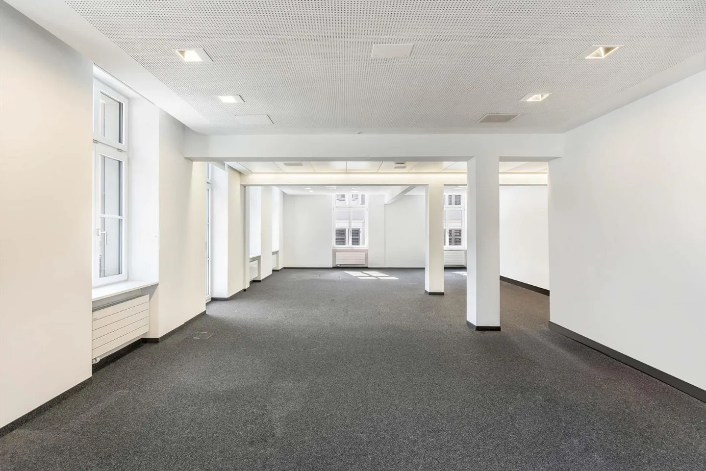 Espace de bureau au cœur de Glarus avec une adresse représentative - Photo 2 sur 8