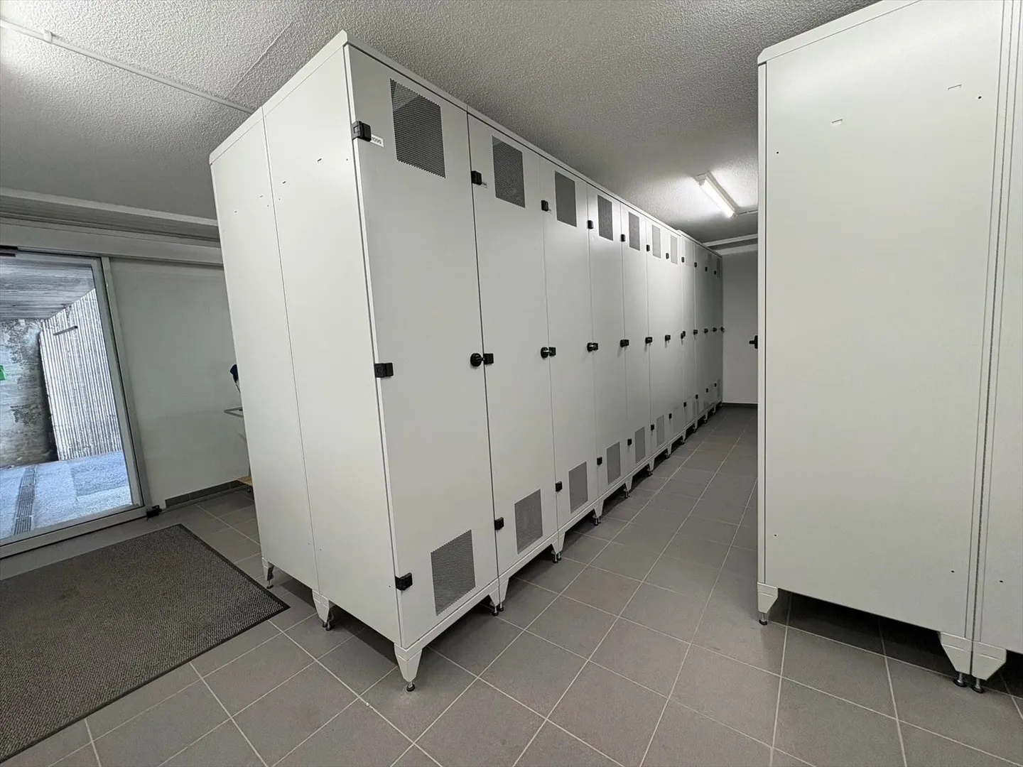 Studio avec mezzanine, meublé et rénové - Photo 3 sur 7