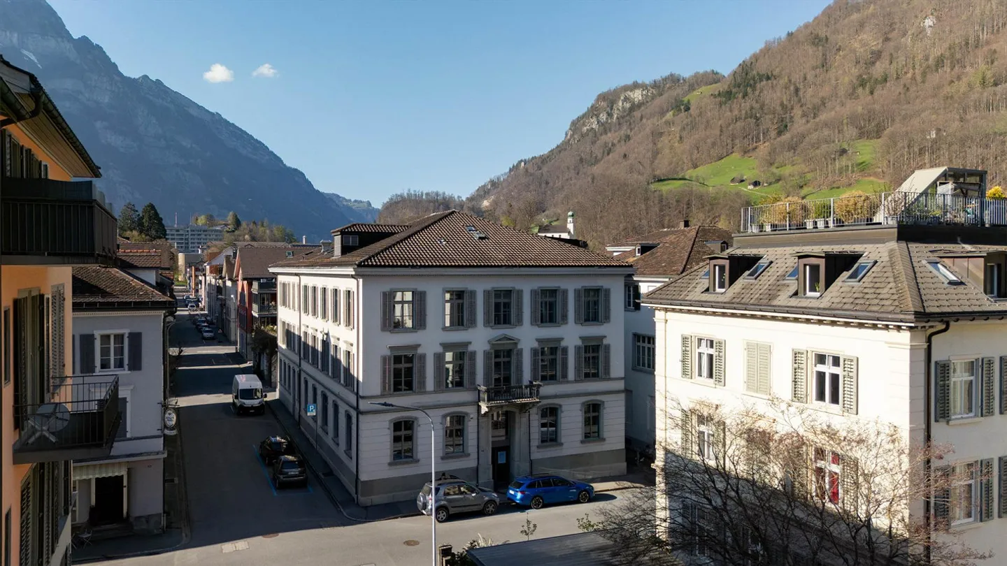 Espace de bureau au cœur de Glarus avec une adresse représentative - Photo 7 sur 8