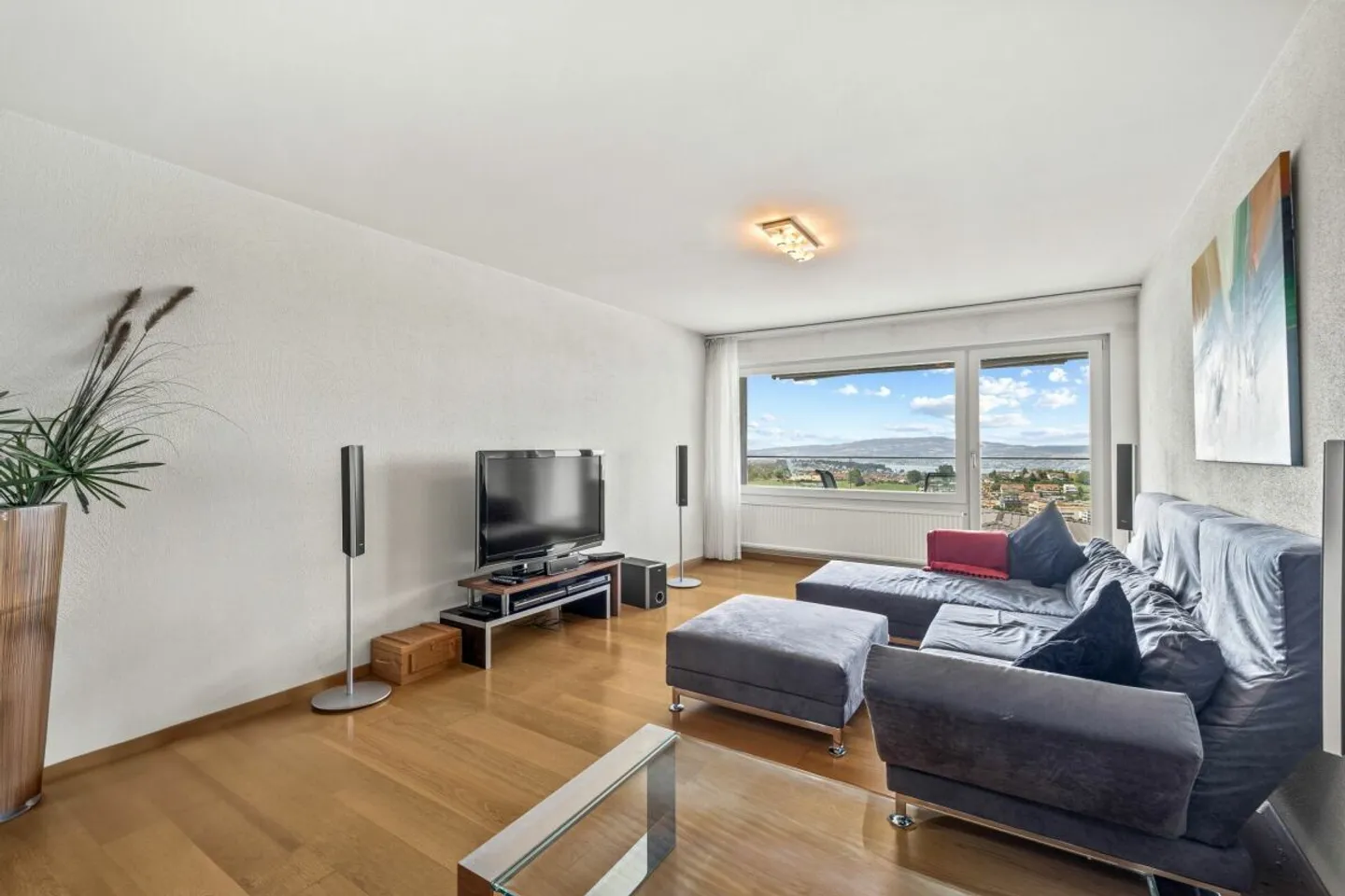 Appartamento 2,5 locali con vista sul lago e privilegi fiscali - Foto 1 di 7