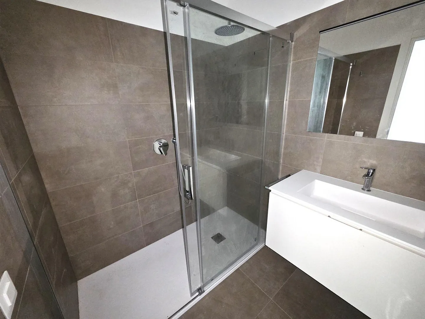 New 4.5 room apartments, with open view, in Camorino - Photo 13 of 14
