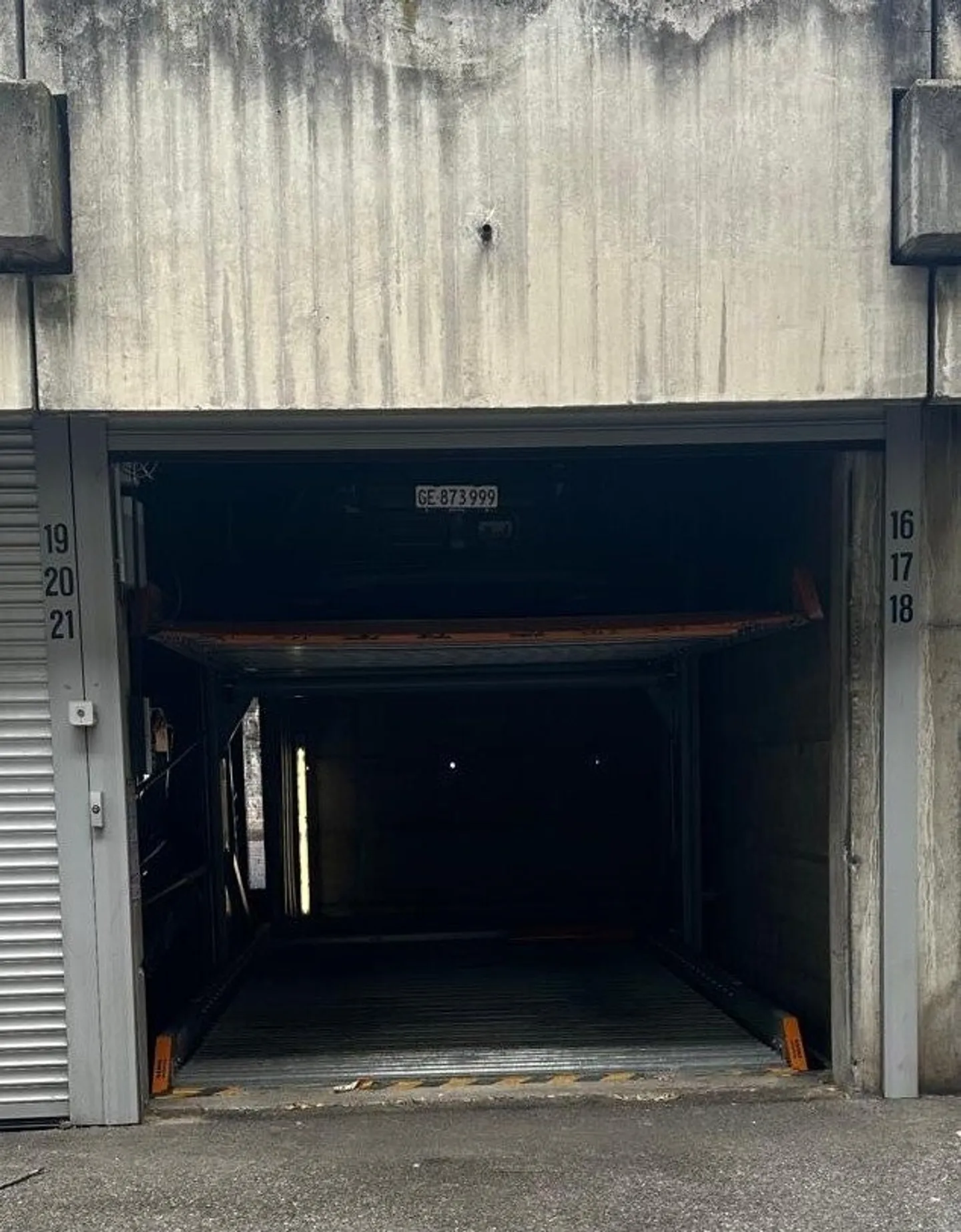 Parking Proche de la Gare Cornavin - Photo 3 sur 5