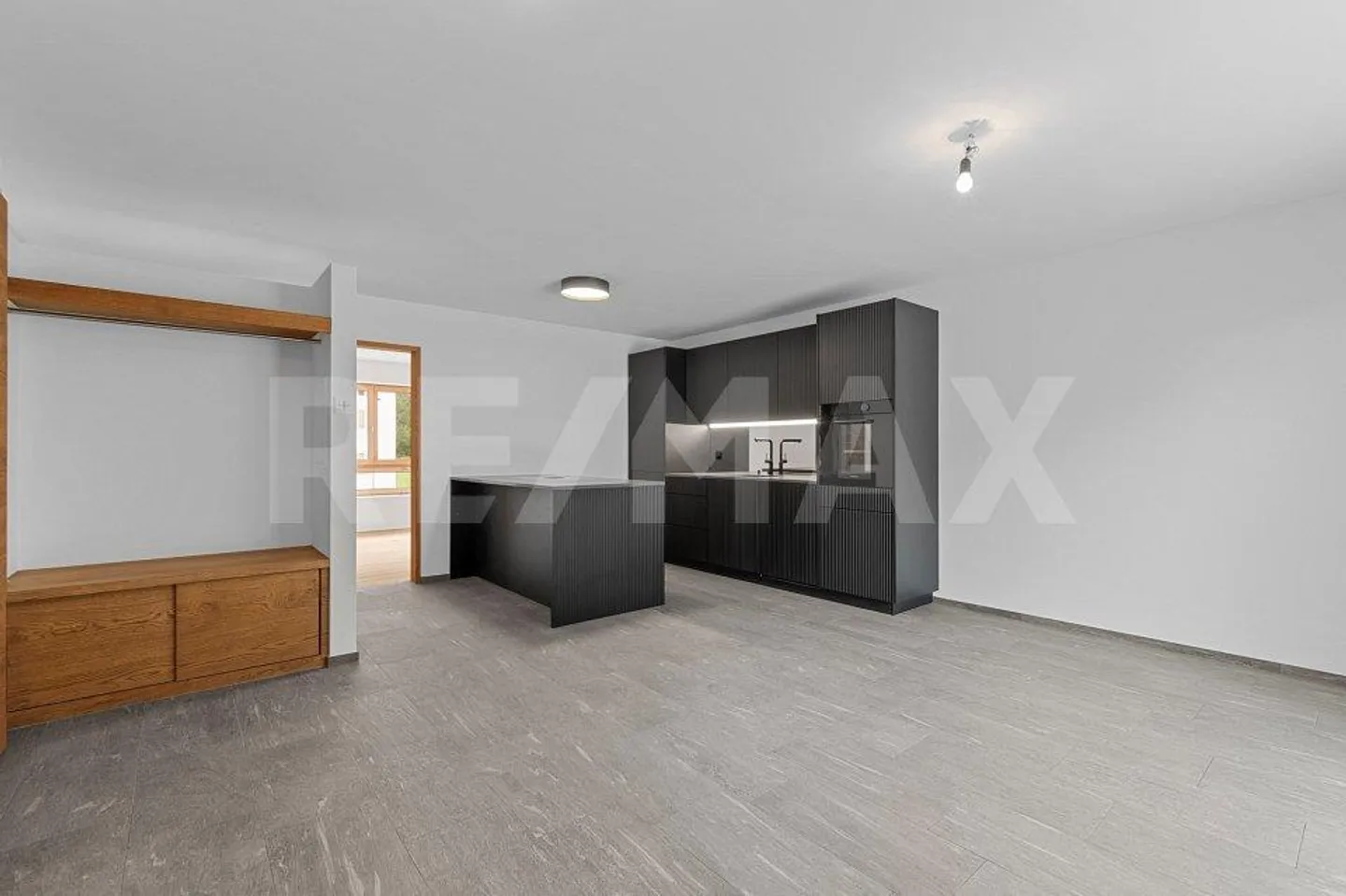 3 -Zimmer-Wohnung Nr. 3 mit grossem Balkon im 1. OG als Zweitwohnsitz - Foto 4 von 11