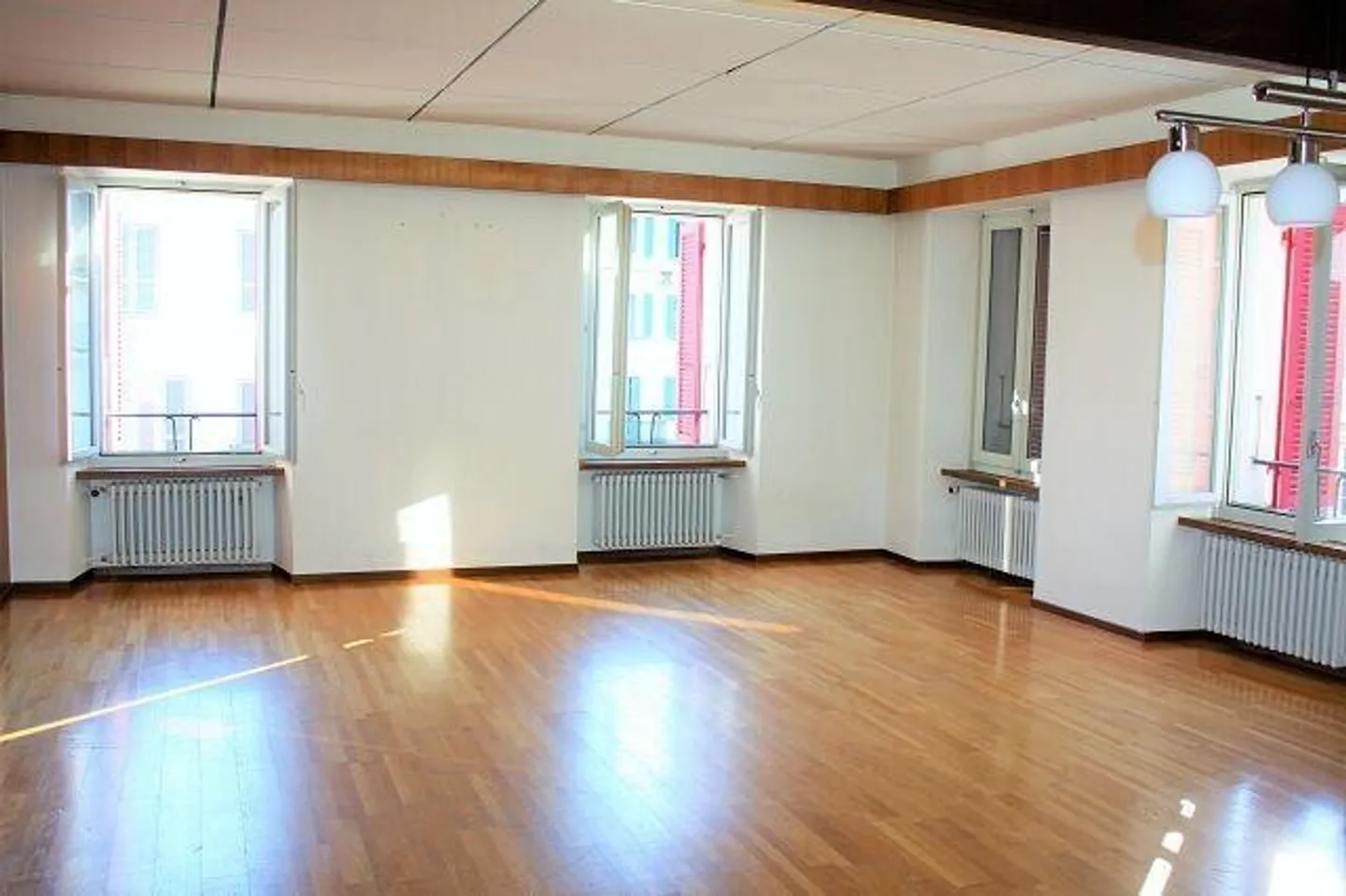 Maison multifamiliale de 3 appartements à revenus avec terrasses et garage / 3-Fa... - Photo 6 sur 13