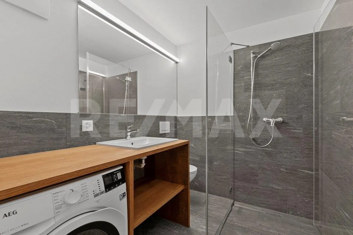 3 -Zimmer-Wohnung Nr. 3 mit grossem Balkon im 1. OG als Zweitwohnsitz - Foto 8 von 11