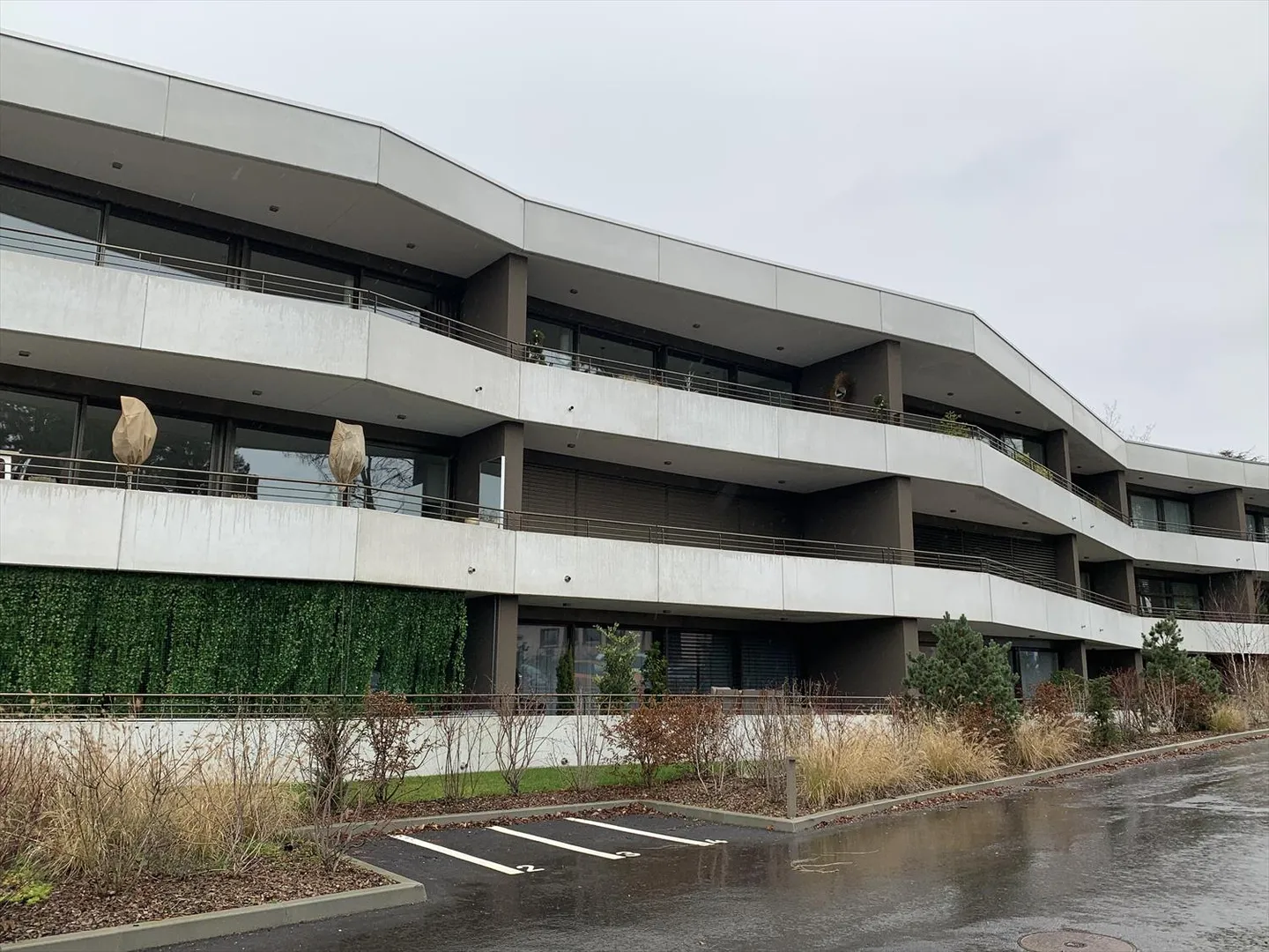 Außenparkplatz für Motorräder - Foto 1 von 1