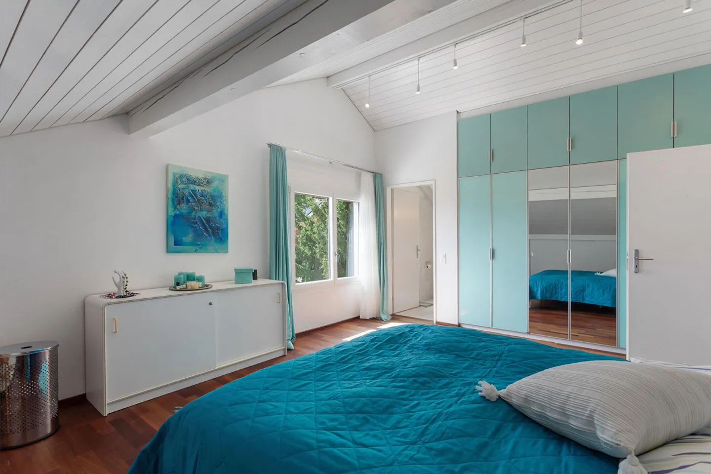 Living with a View, Peace and Privacy - Photo 5 of 8