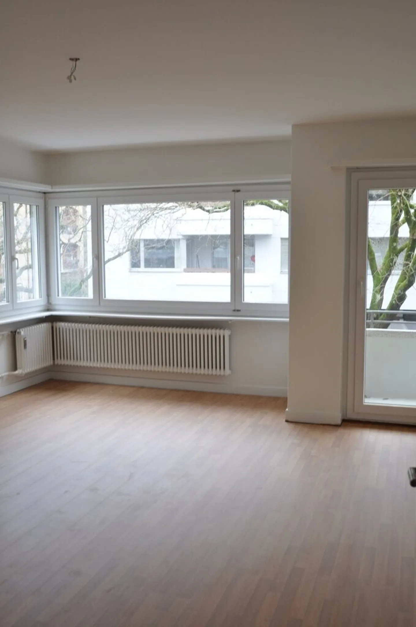 Helle 3-Zimmerwohnung in Baden - Foto 2 von 4