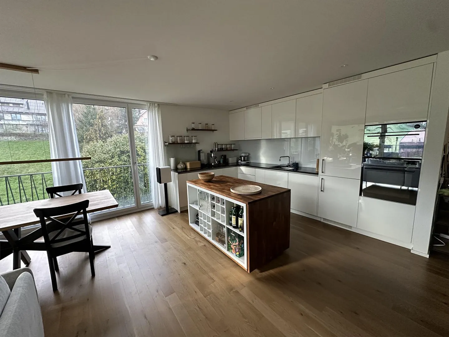 Appartement spacieux, moderne et confortable - Photo 1 sur 7