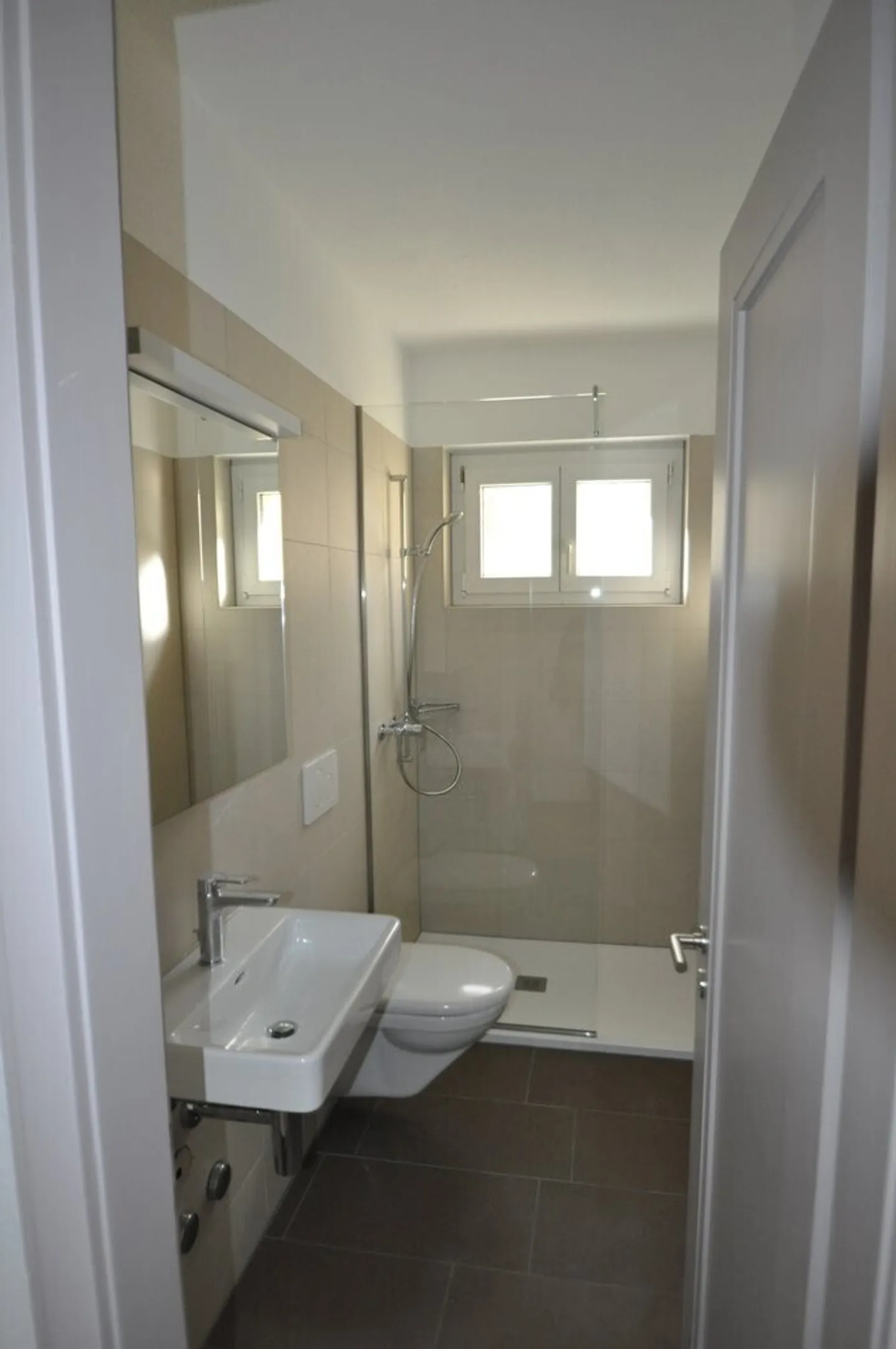Helle 3-Zimmerwohnung in Baden - Foto 4 von 4