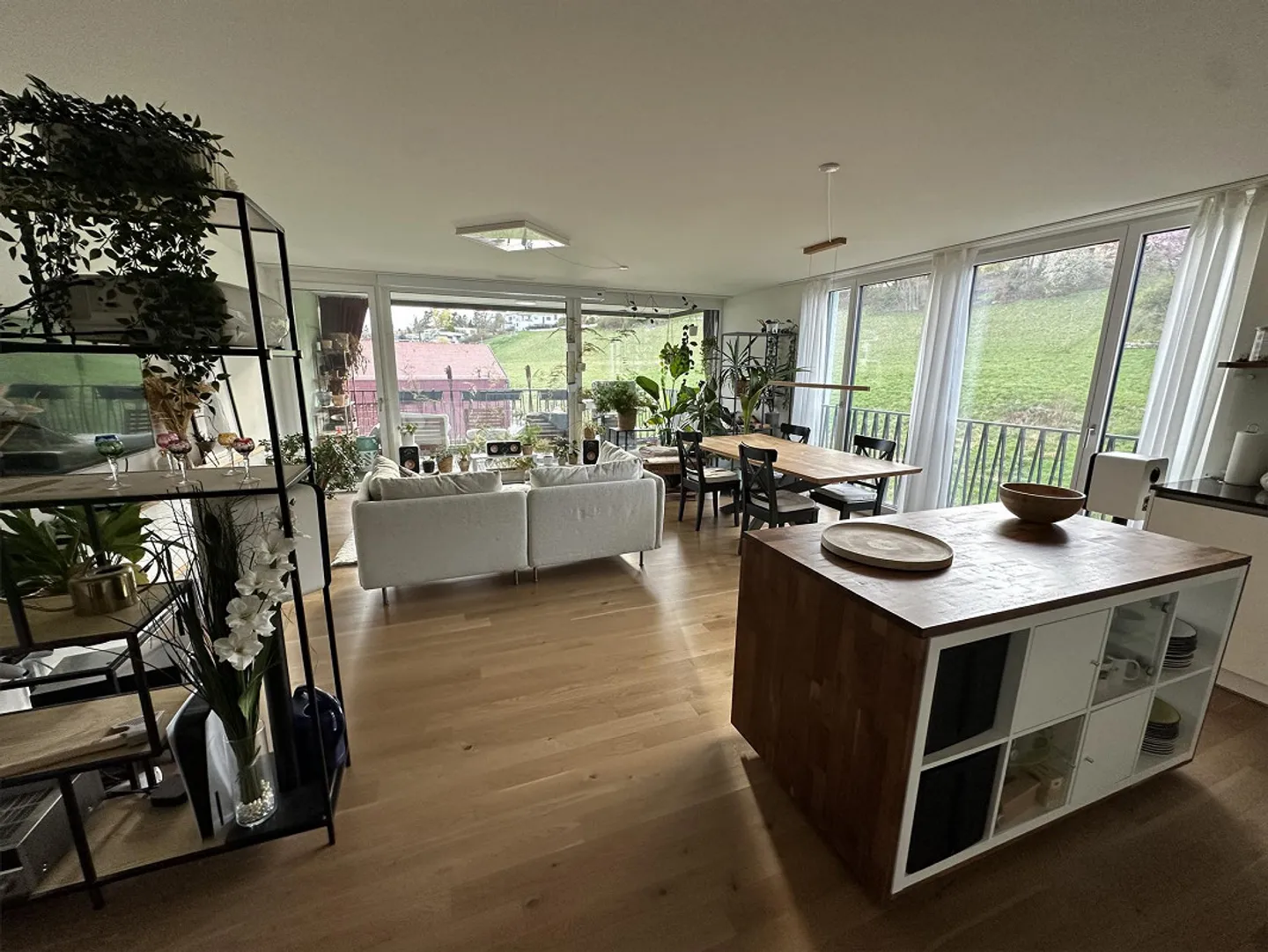 Appartement spacieux, moderne et confortable - Photo 2 sur 7