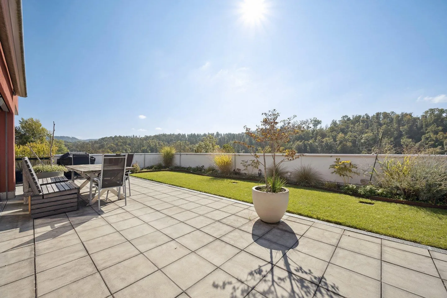 Exclusive penthouse apartment with unique tranquility and panoramic views - Photo 3 of 7