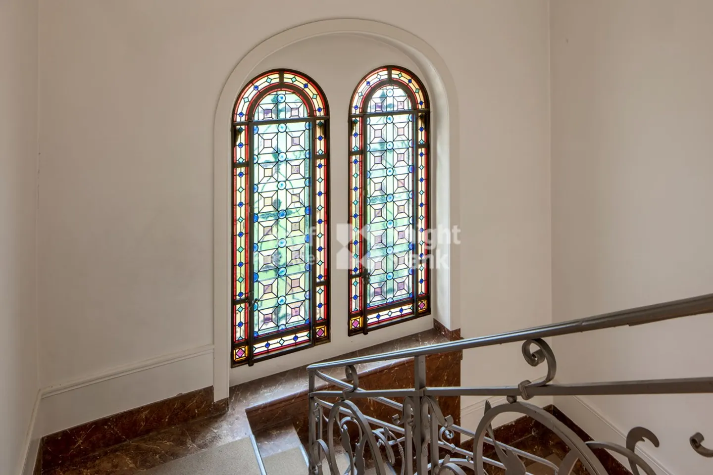 Rare: renovated mansion, 3 apartments or family villa - Photo 2 of 12