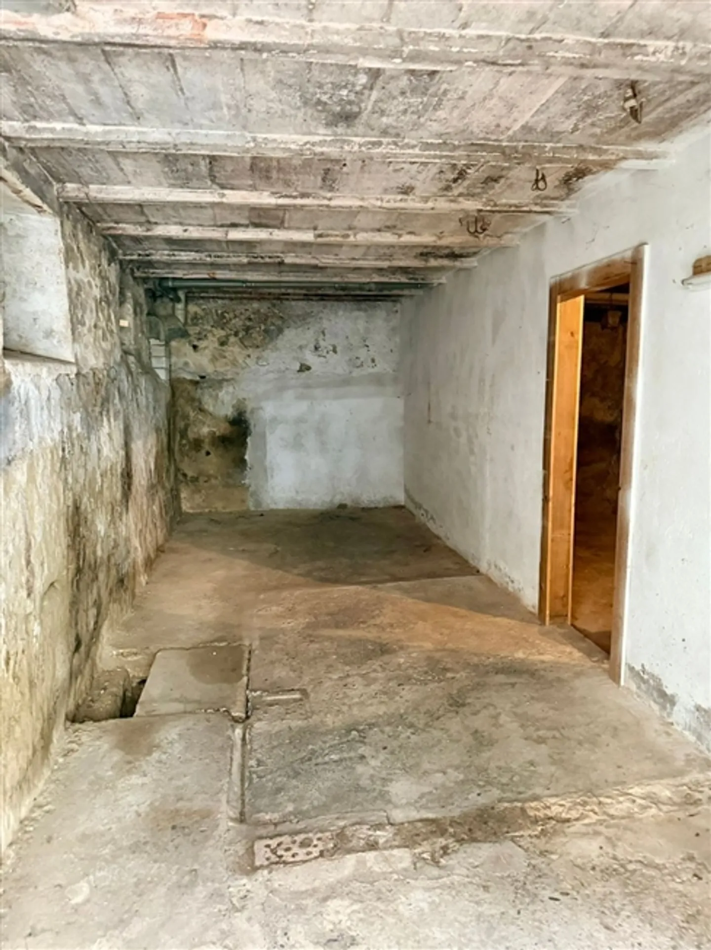 Exclusive Townhouse - Photo 7 of 8