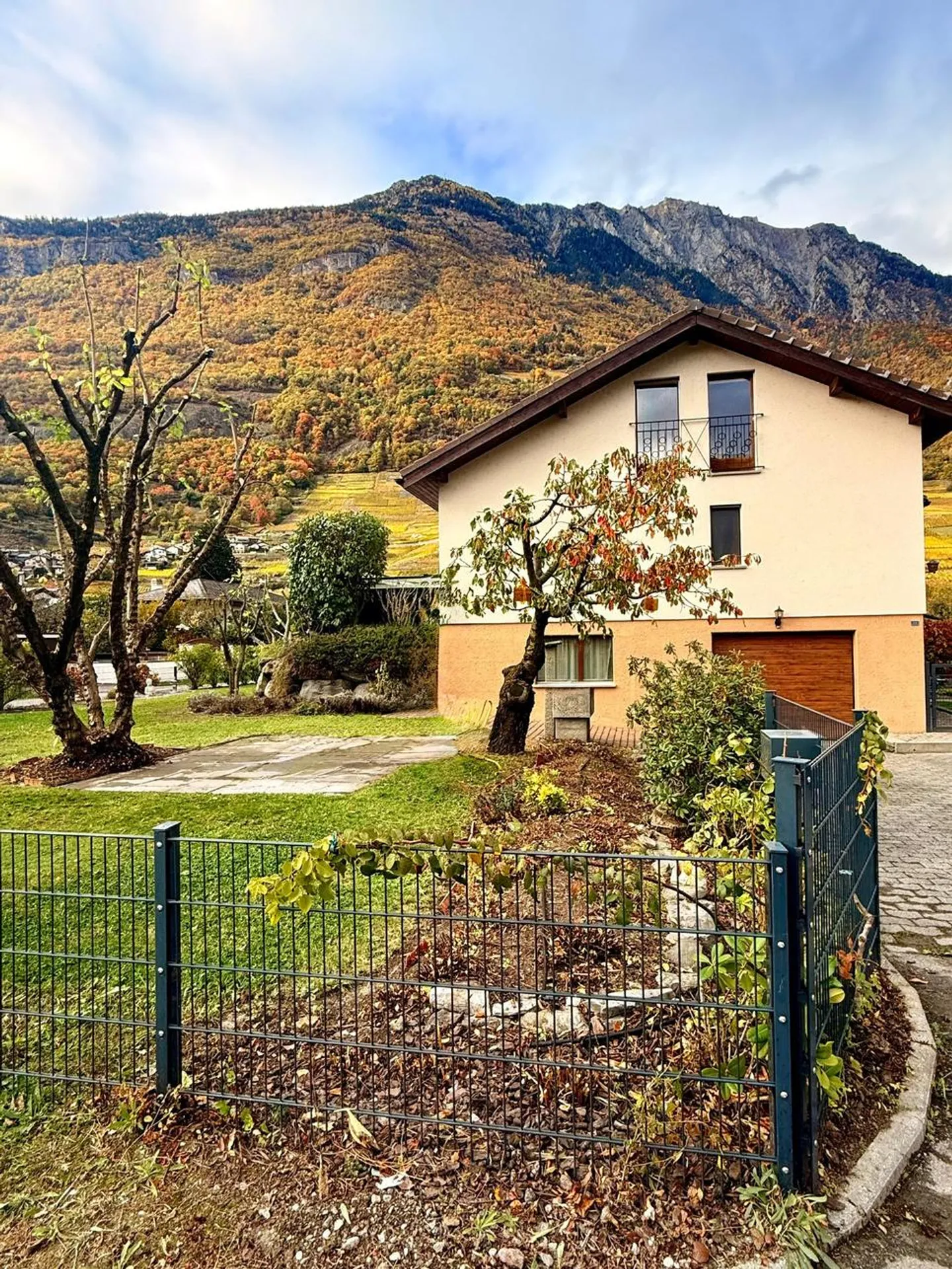 MAGNIFICA villa ristrutturata con terreno a FULLY - Foto 2 di 13