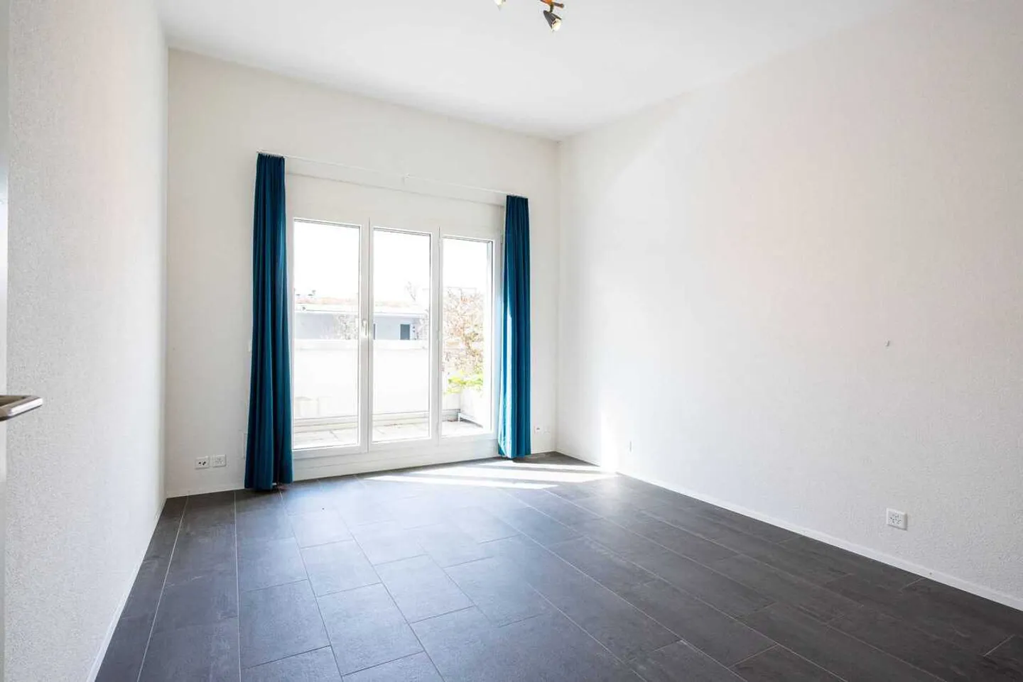 Bright 4.5-room attic apartment with terrace in Boll/Vechigen for rent - Photo 9 of 13