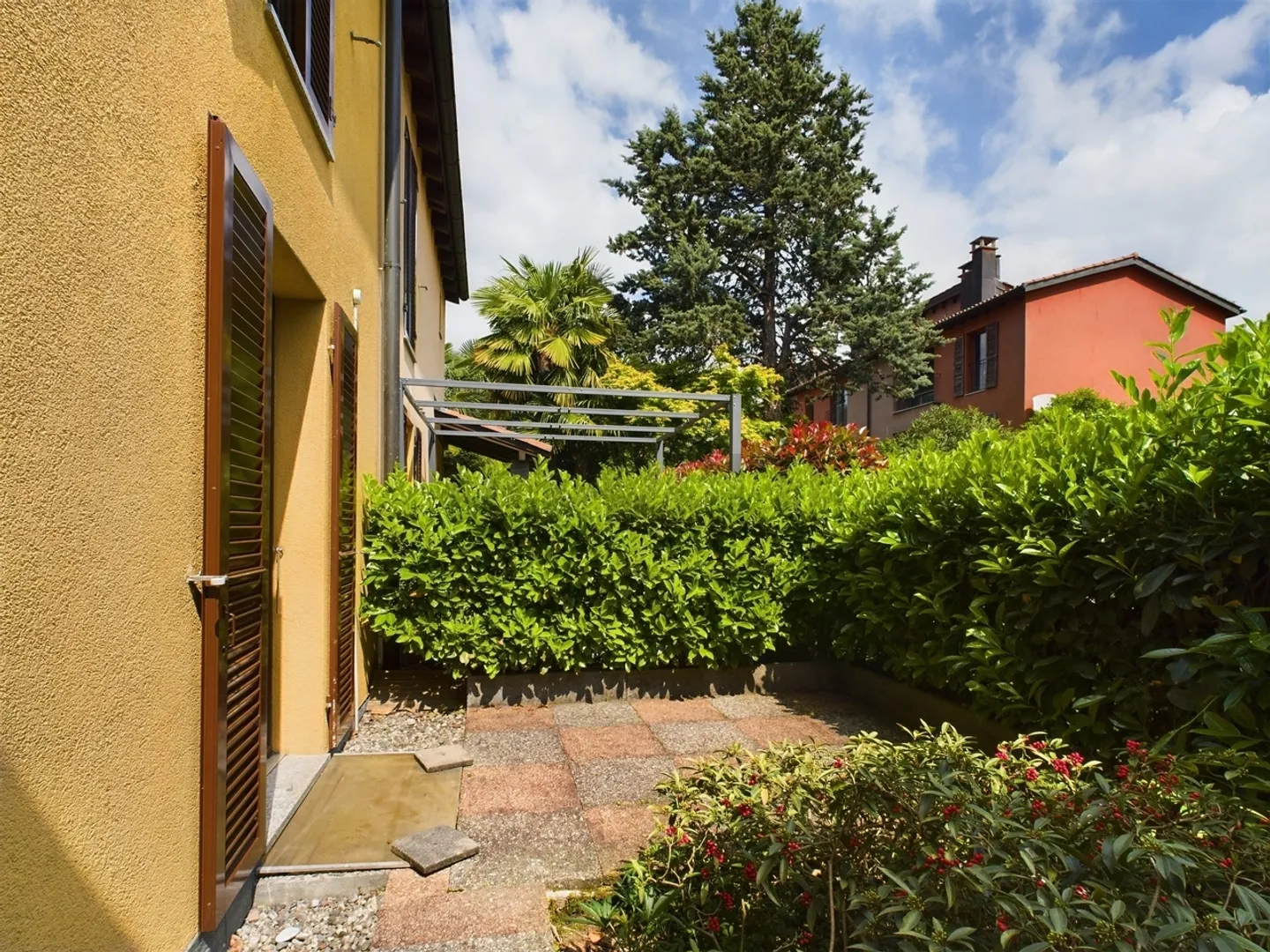 Einladendes 4.5-Zimmer-Reihenhaus in Caslano / Invitante casa a schiera di 4,5 locali a Caslano - Photo 11 sur 12