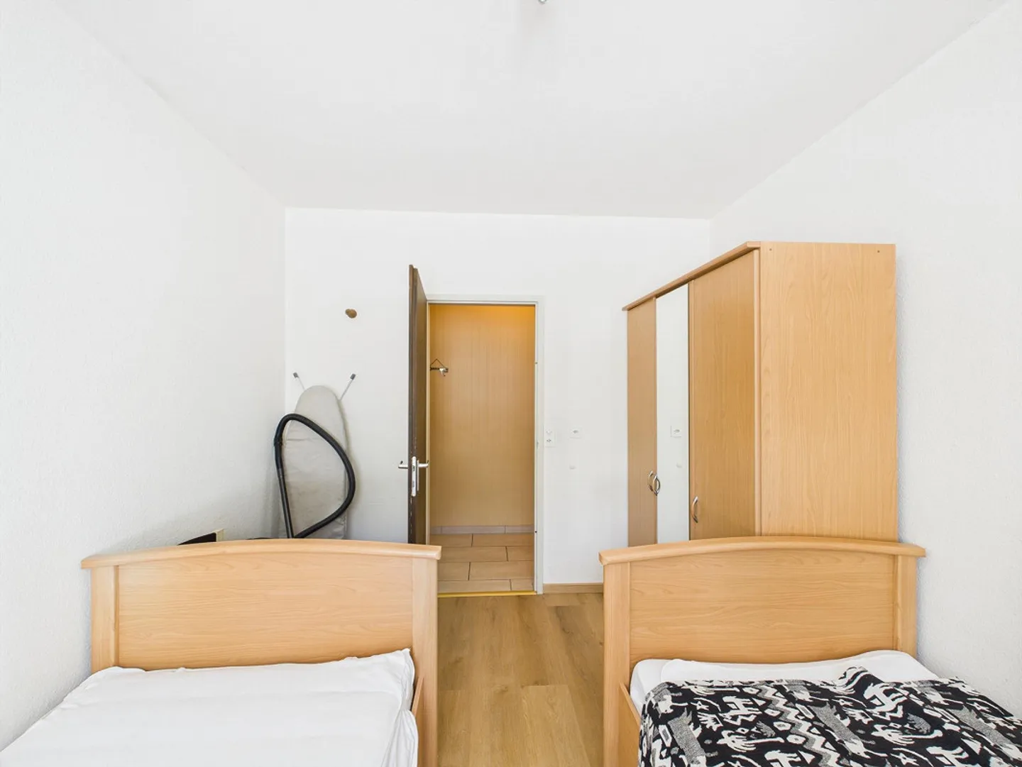 Panorama sul Lago – Appartamento di 3,5 locali a Porza, adatto anche come residenza secondaria - Foto 9 di 13