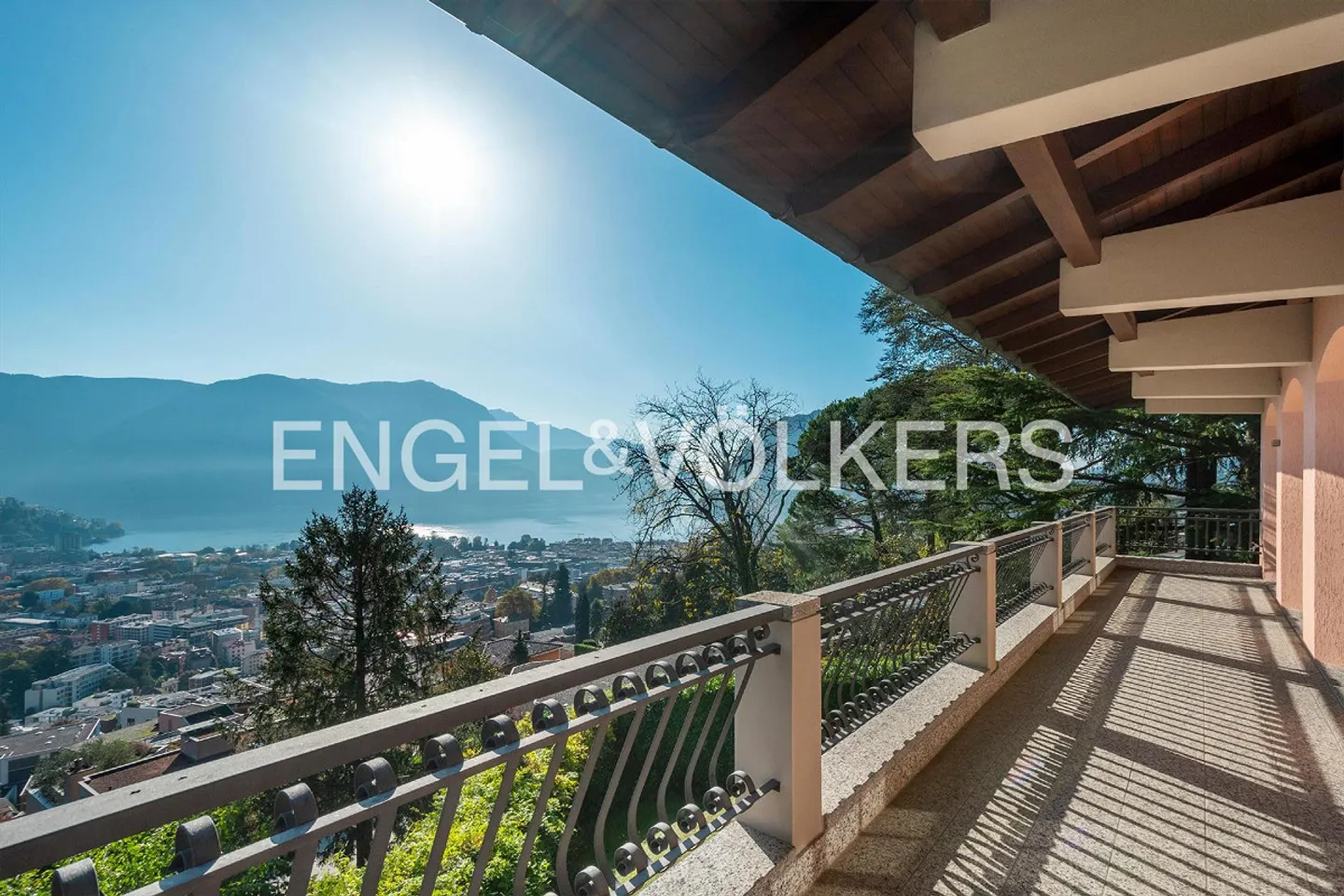Villa prestigiosa con vista mozzafiato - Foto 1 di 13
