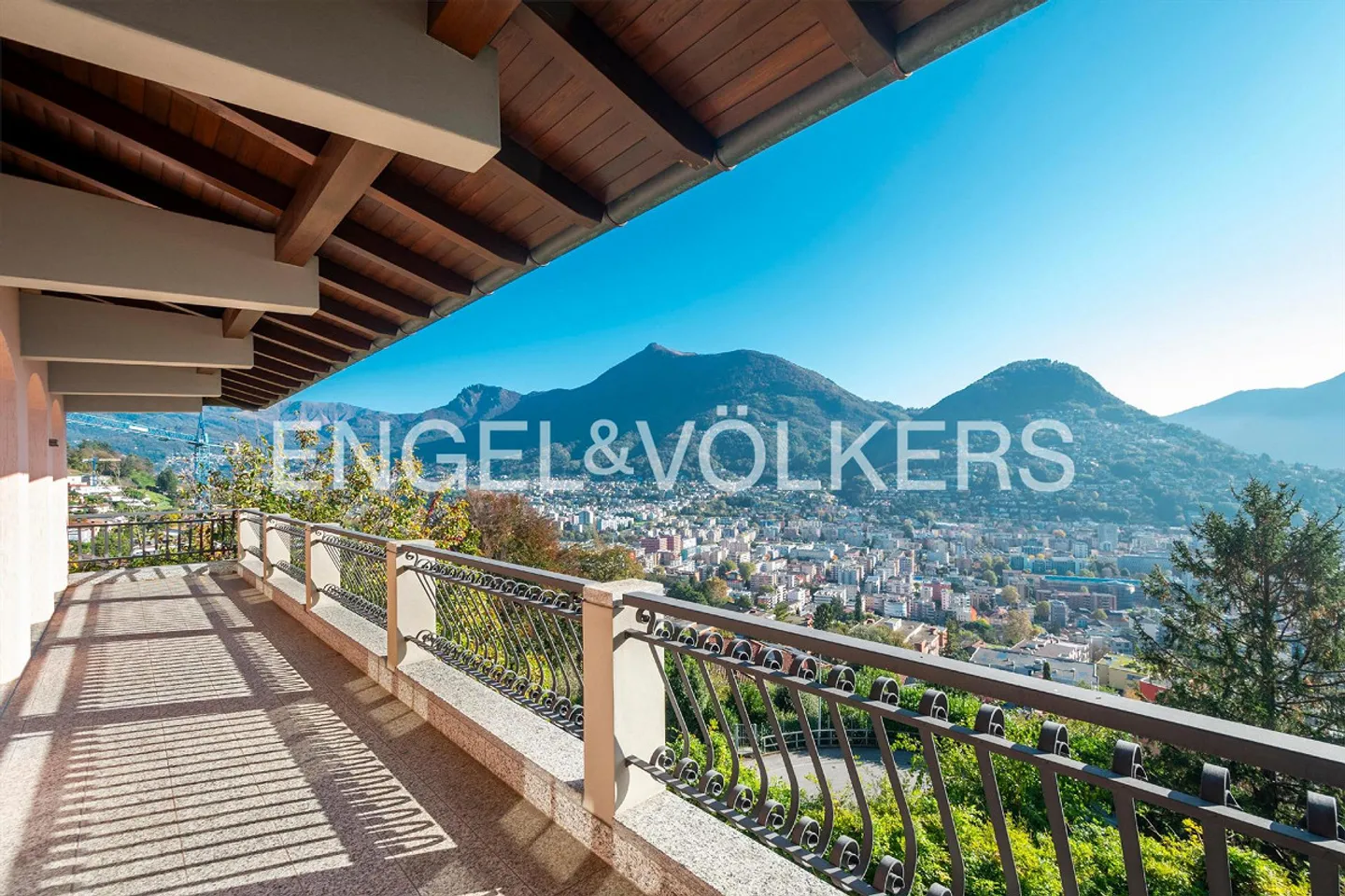 Villa prestigiosa con vista mozzafiato - Foto 5 di 13
