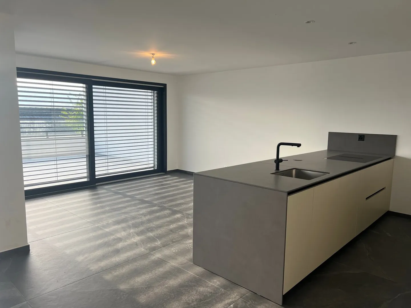 Modern villa with exceptional view in Lucens – 5.5 rooms - Photo 4 of 12