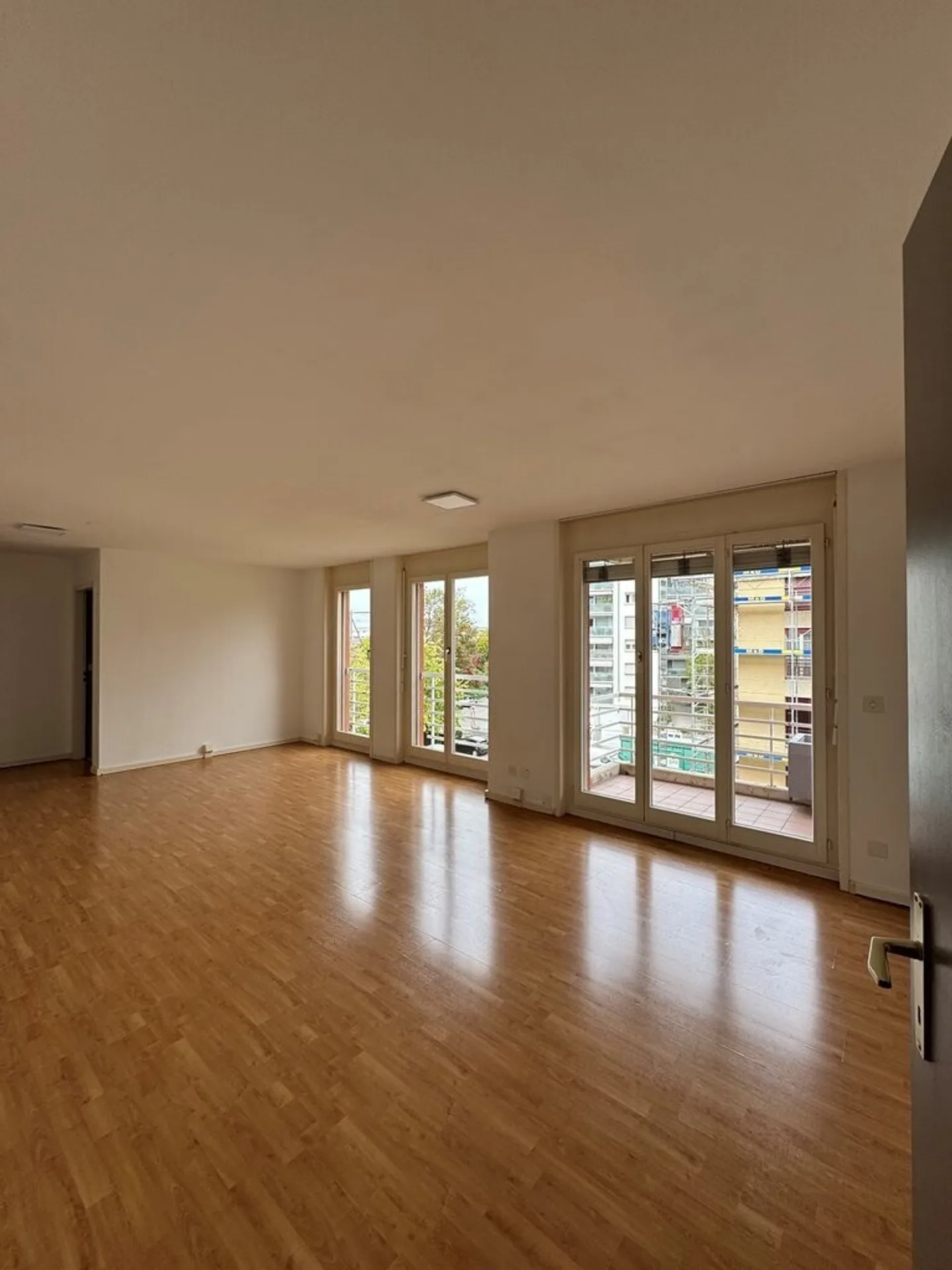 Belle appartement de 4 pièces près du lac, rafraîchi - Photo 2 sur 12