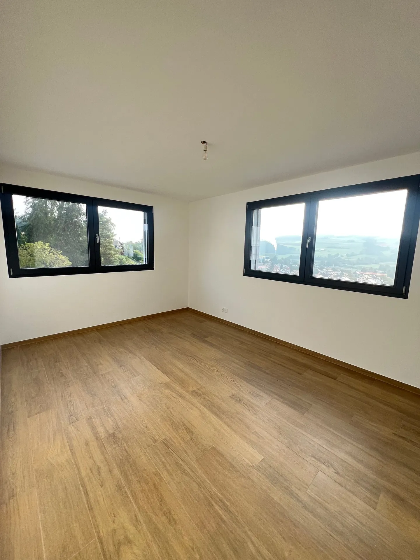 Modern villa with exceptional view in Lucens – 5.5 rooms - Photo 6 of 12