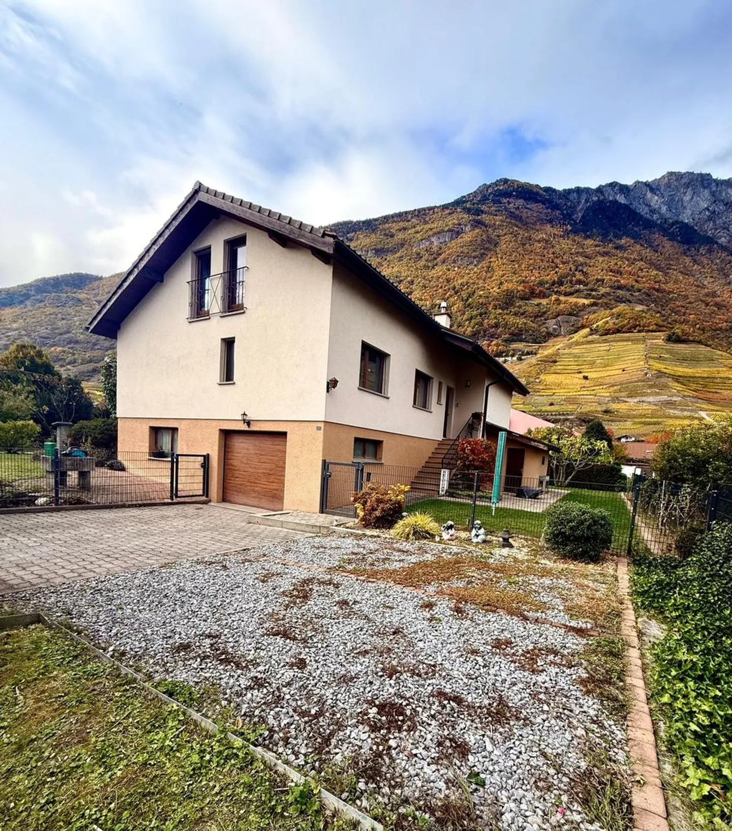 MAGNIFICA villa ristrutturata con terreno a FULLY - Foto 3 di 13
