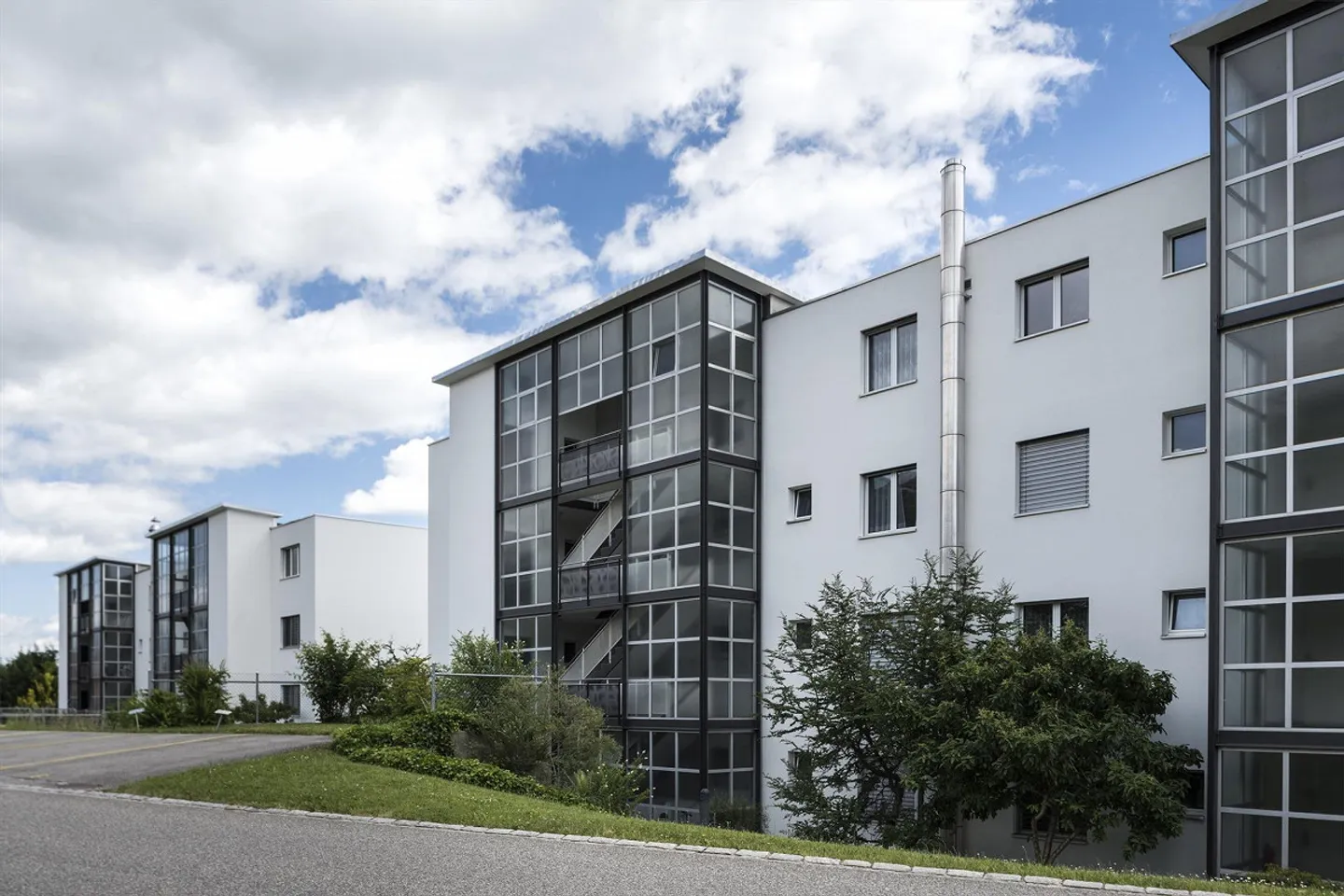 Modern Living Oasis for Rent in Quiet Neighborhood - Photo 2 of 8