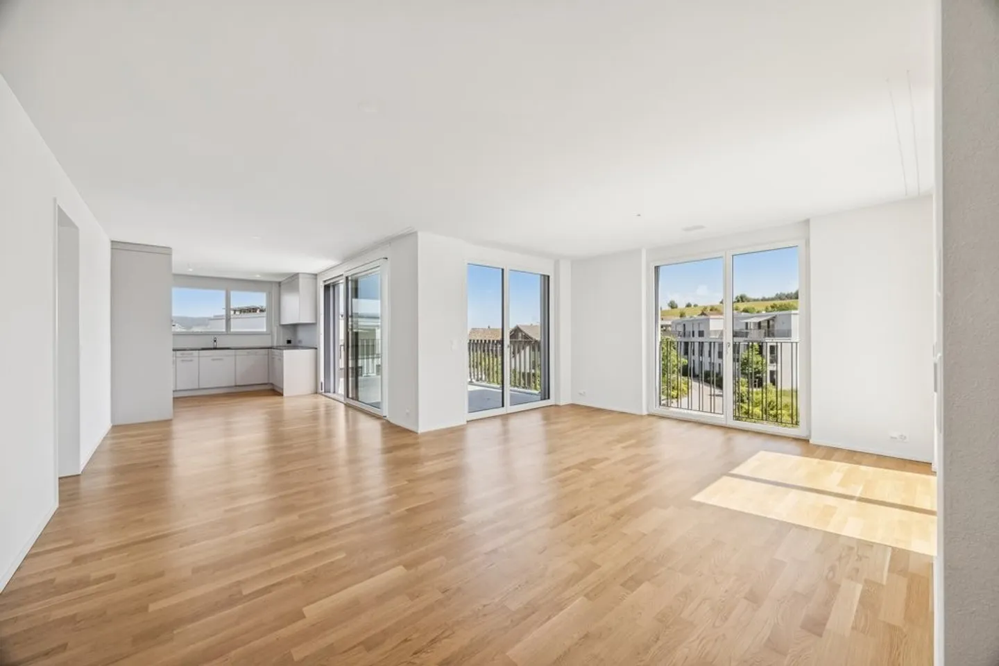 Modern 2.5-Room Apartment - Photo 4 of 10
