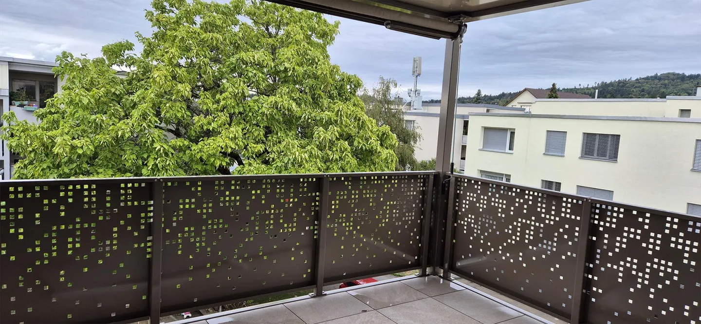 Appartamento recentemente ristrutturato con grande balcone in un quartiere tranquillo - Foto 5 di 9