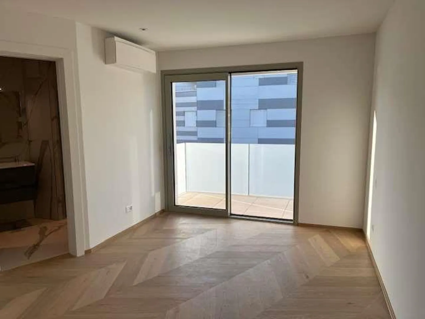 Massagno: Penthouse with Roof Terrace and Free View - Photo 6 of 7