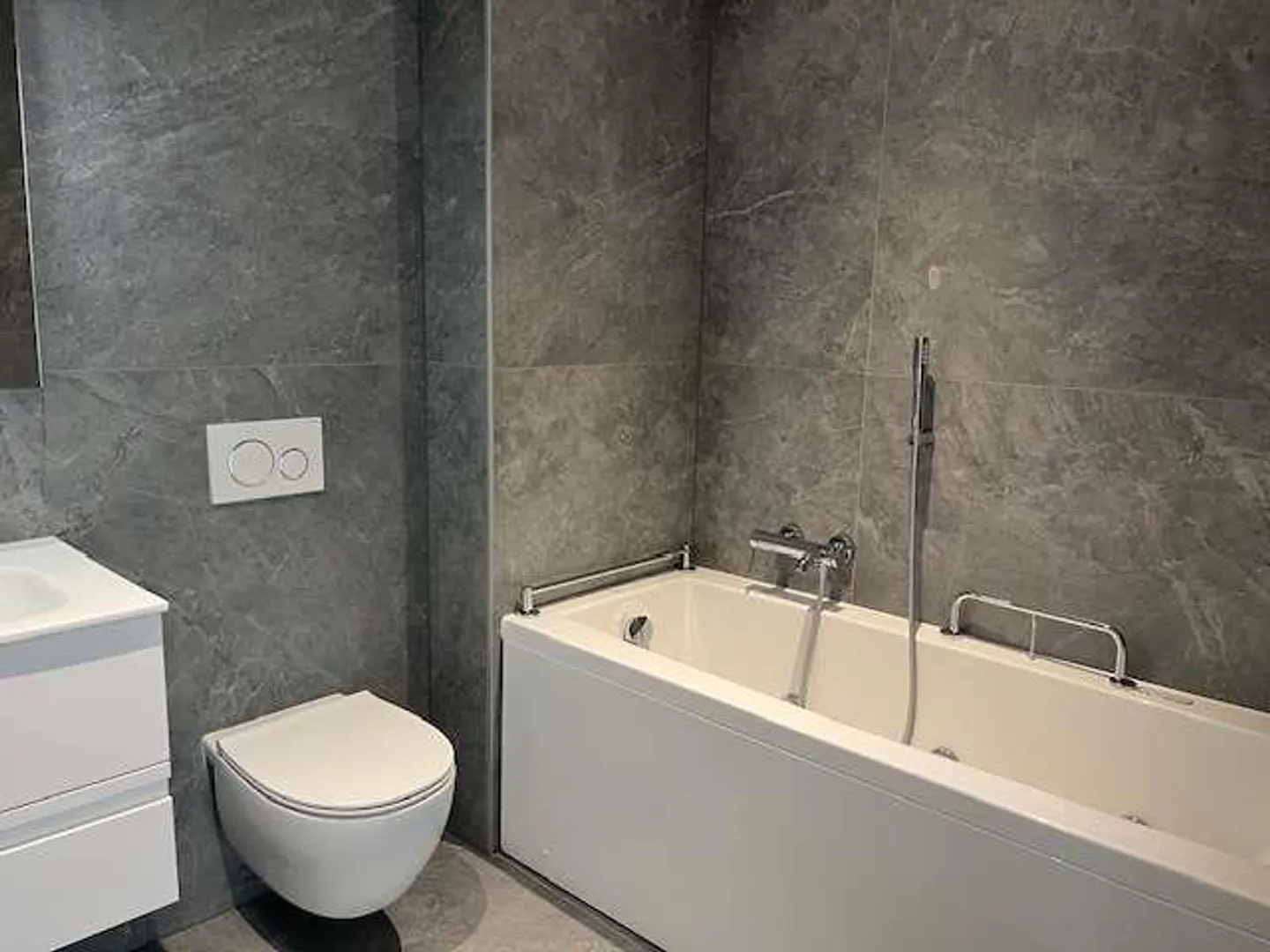 Massagno: Penthouse with Roof Terrace and Free View - Photo 5 of 7