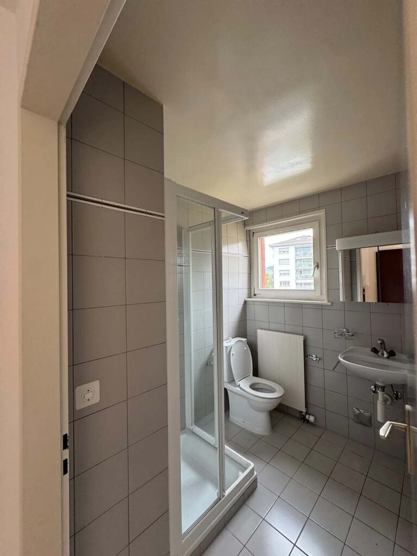 Belle appartement de 4 pièces près du lac, rafraîchi - Photo 9 sur 12