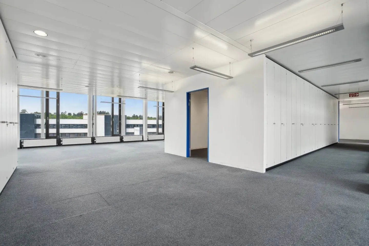 Commercial à louer, Kasernenstrasse 1, à Bachenbülach, Suisse - Photo 3 sur 13