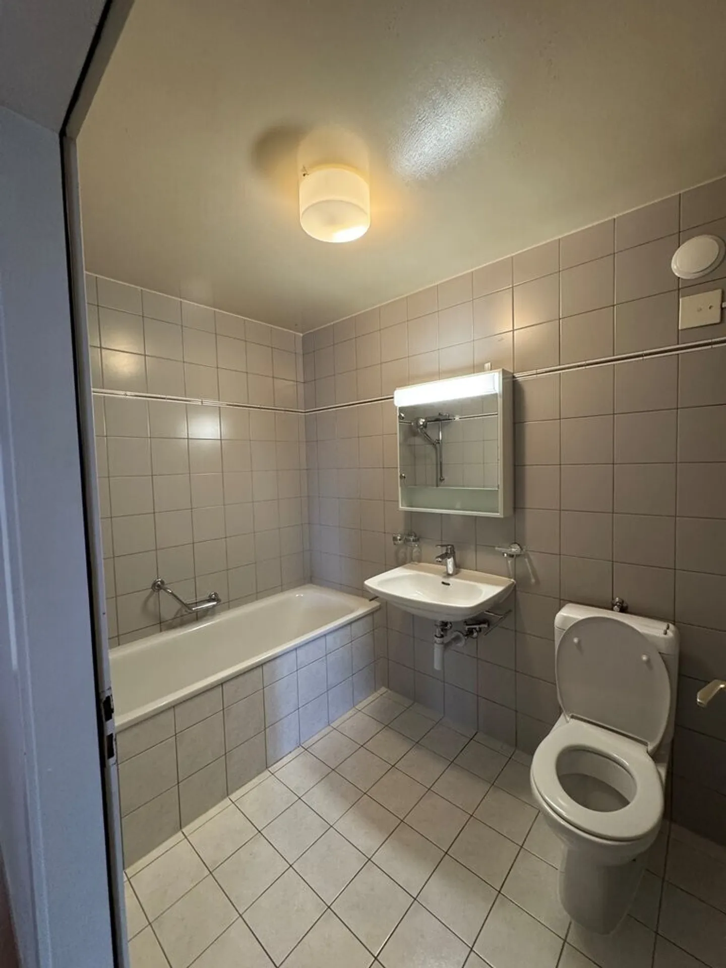 Belle appartement de 4 pièces près du lac, rafraîchi - Photo 10 sur 12