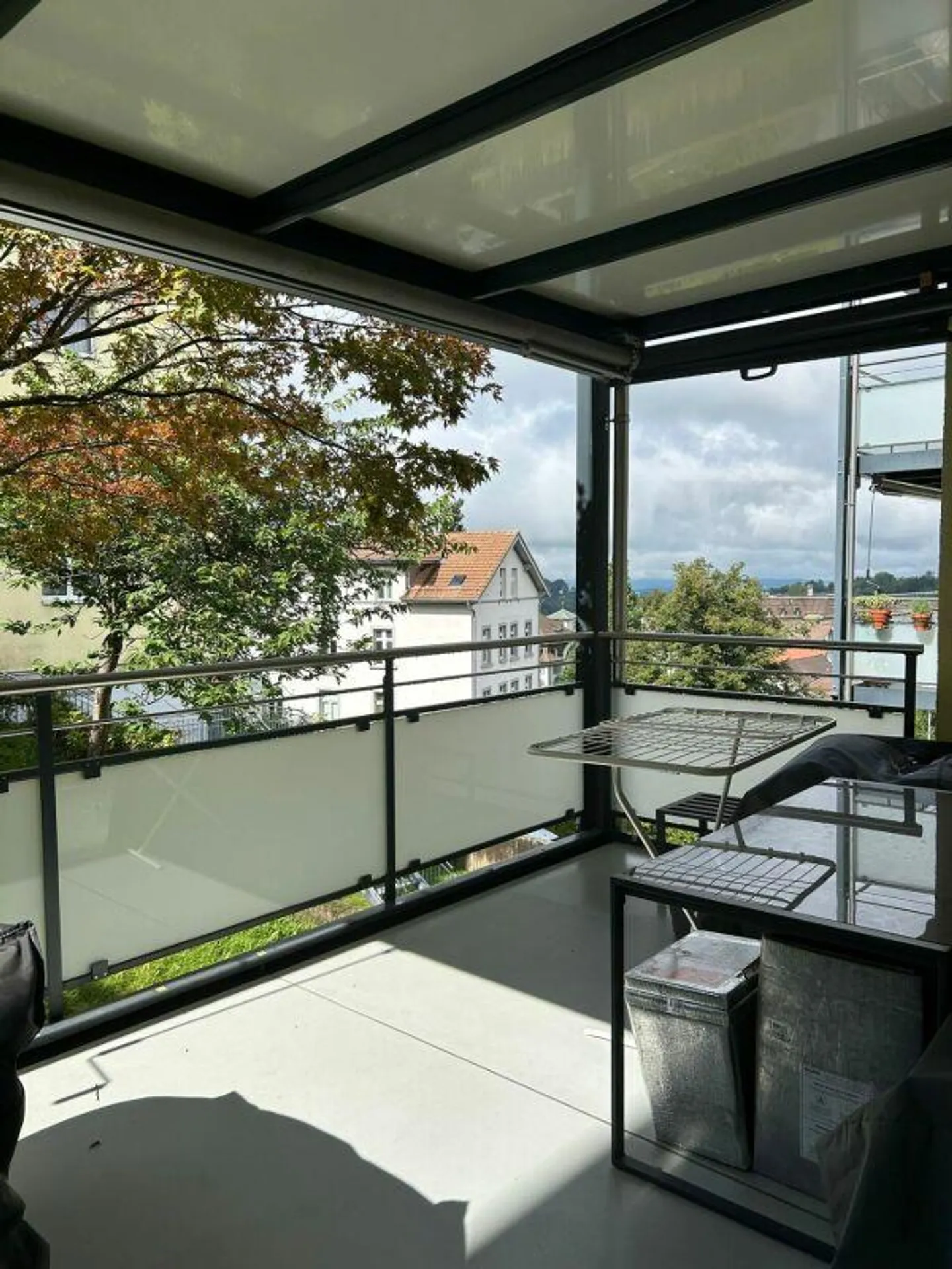 geräumige 2.5 Zimmerwohnung mit Aussicht - Foto 1 von 8