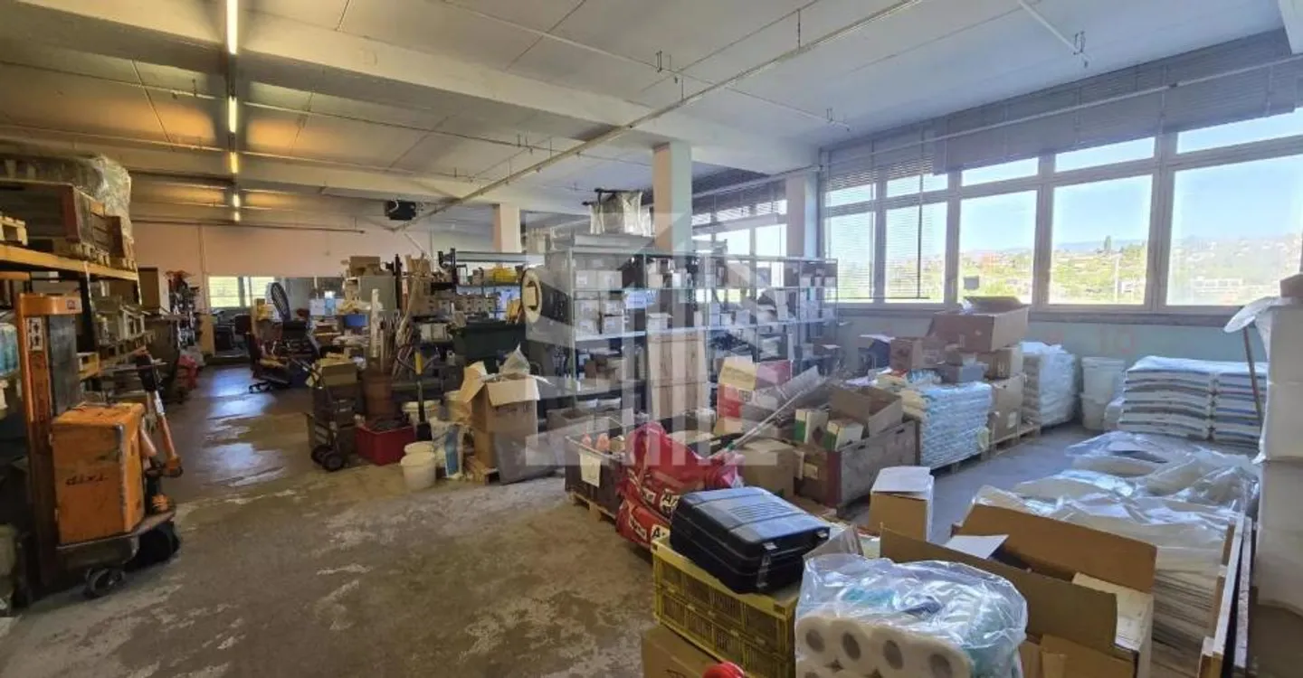 Espace Commercial Spacieux à Ecublens - Photo 6 sur 12
