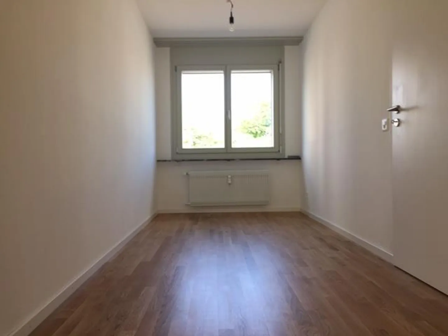 Living in a quiet location - Photo 3 of 6