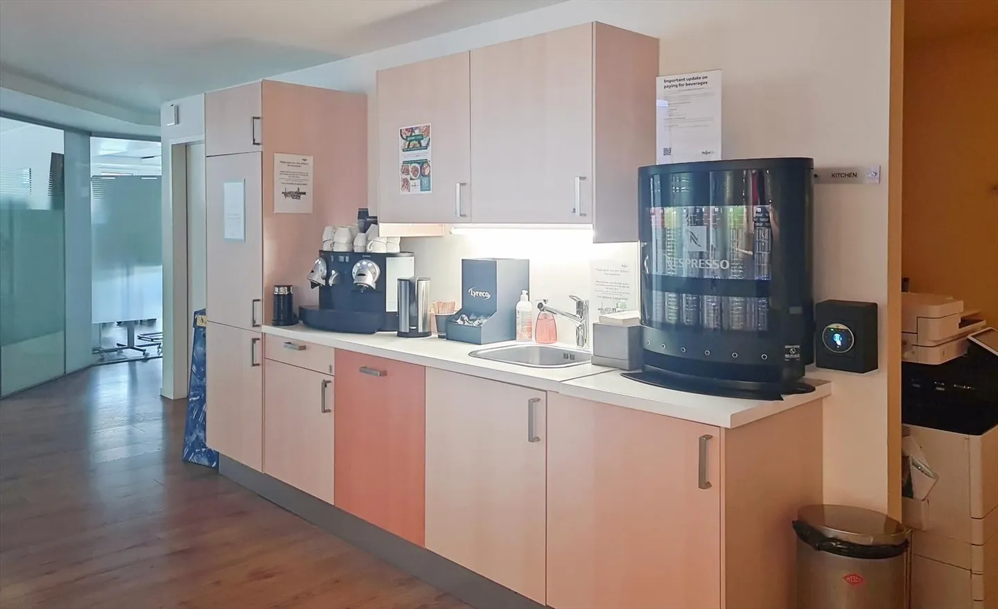 Buchen Sie Büroräume in Regus City Old Town für 2 Personen - Foto 12 von 16