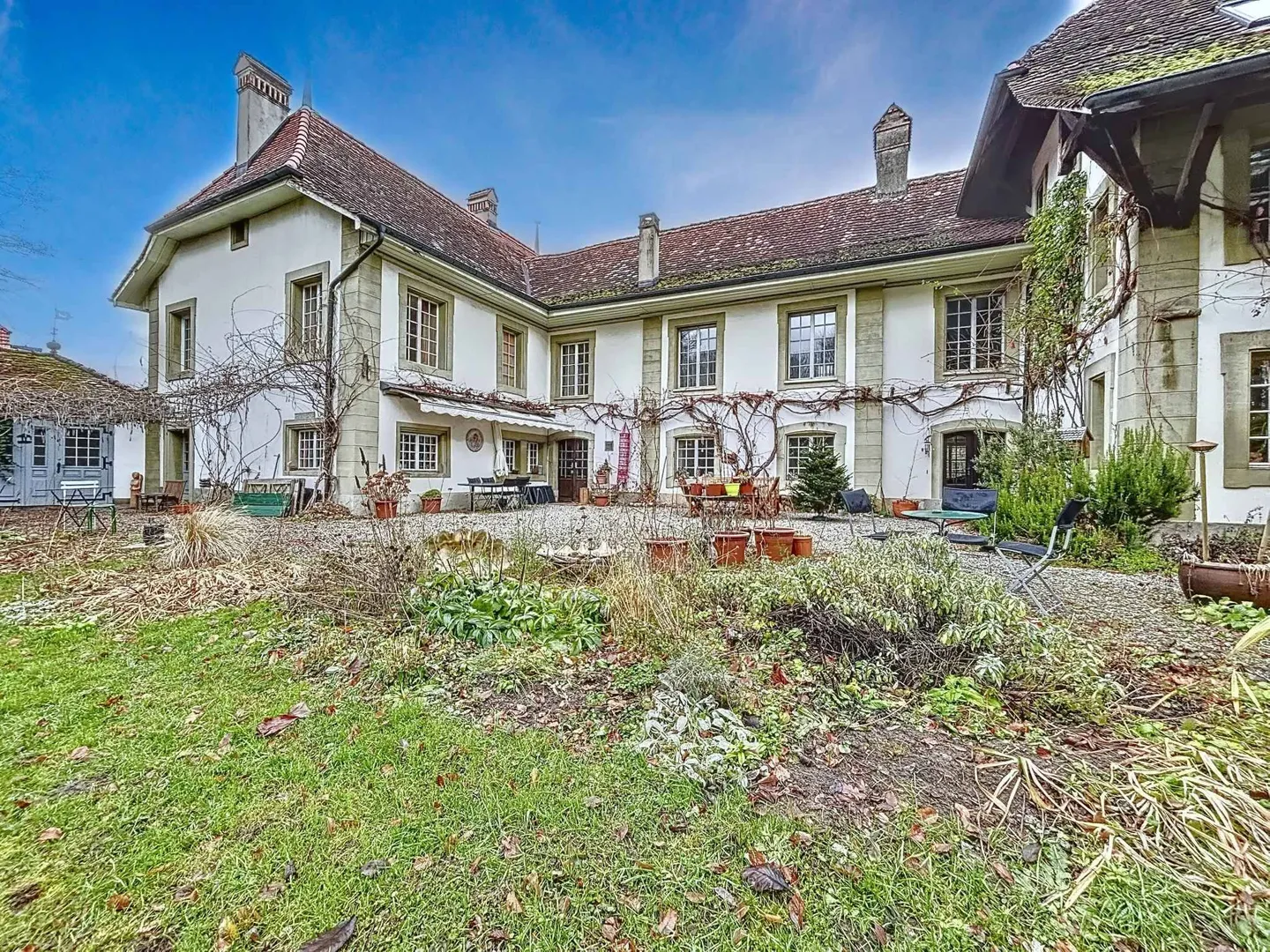 An exceptional estate steeped in history - A rare opportunity on the market! - Photo 1 of 13