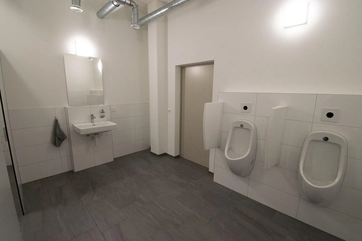 Gewerbe (Dienstleistung/Produktion) mit Aussicht auf Schloss Thun /... - Foto 12 di 13