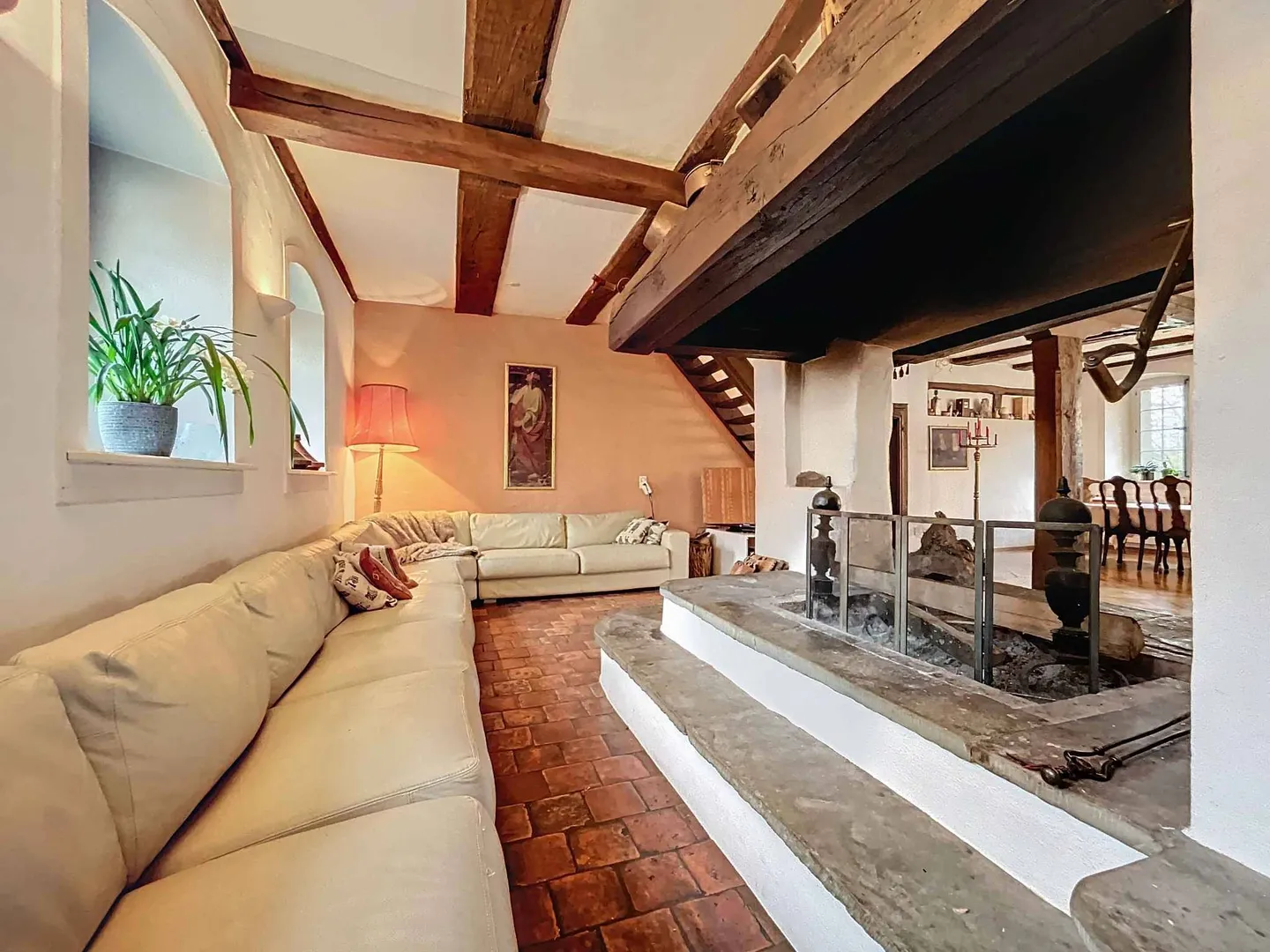 An exceptional estate steeped in history - A rare opportunity on the market! - Photo 3 of 13