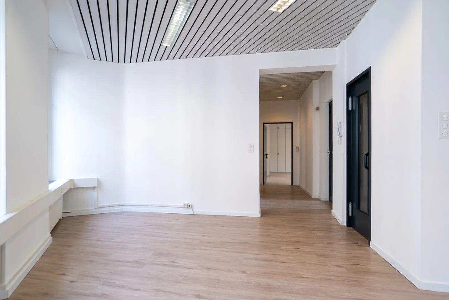 Geräumiges Büro bei St-Laurent - Foto 3 von 11